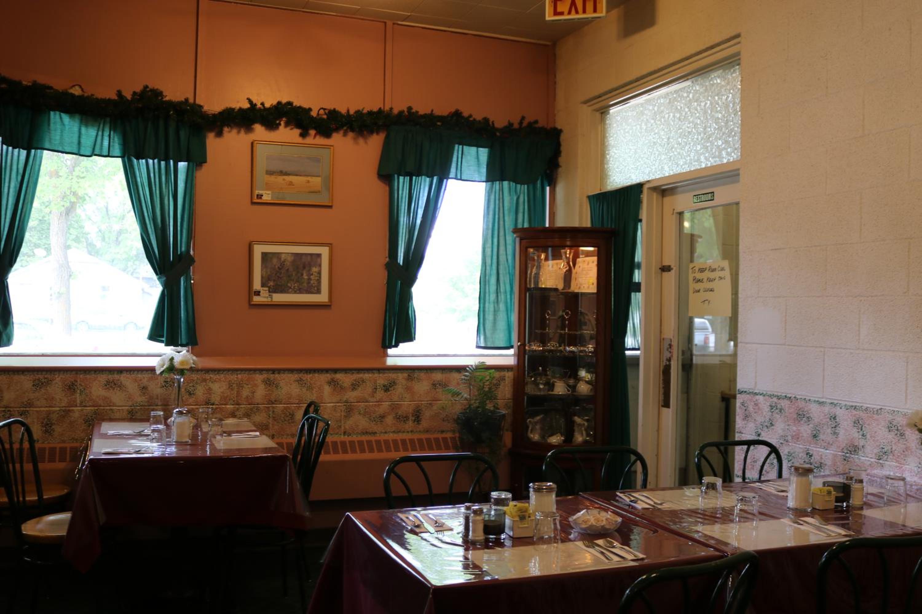Manitou Motor Inn