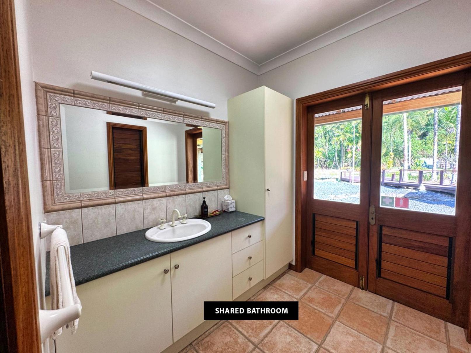 Ahana Hillside - Scenic Stay Near Cairns