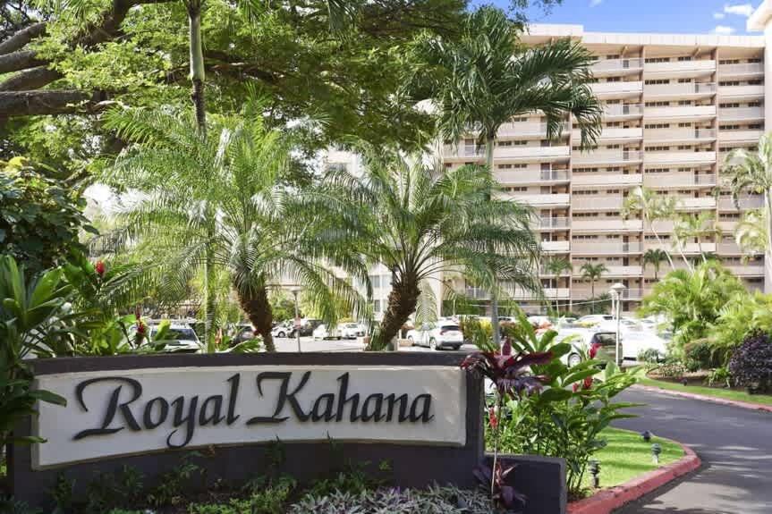 Studio for 2 - Ocean Views Gym AC Comfort Oceanfront Pool Walkable Dining