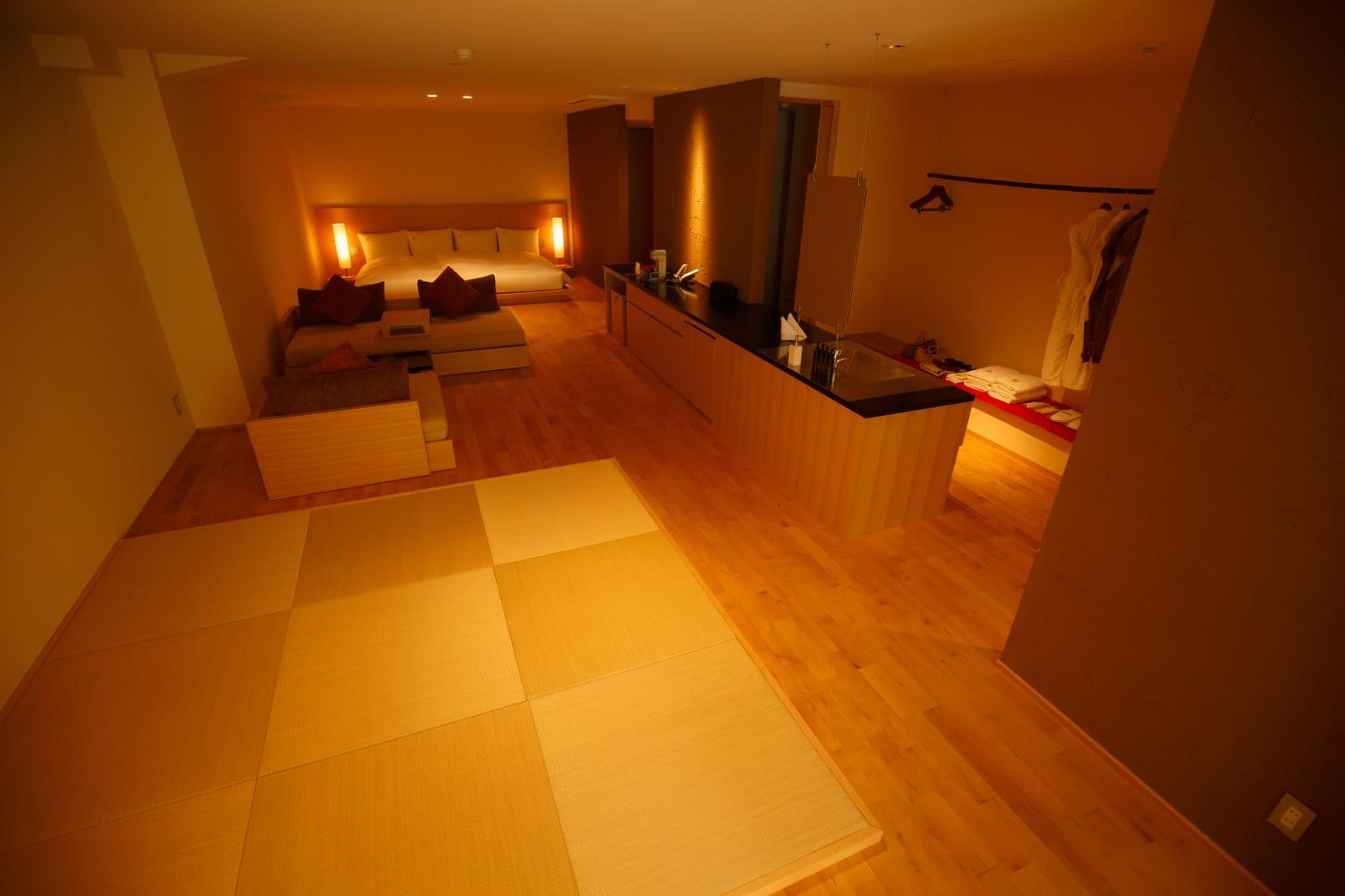 Kinnotake Tonosawa (Adult Only)