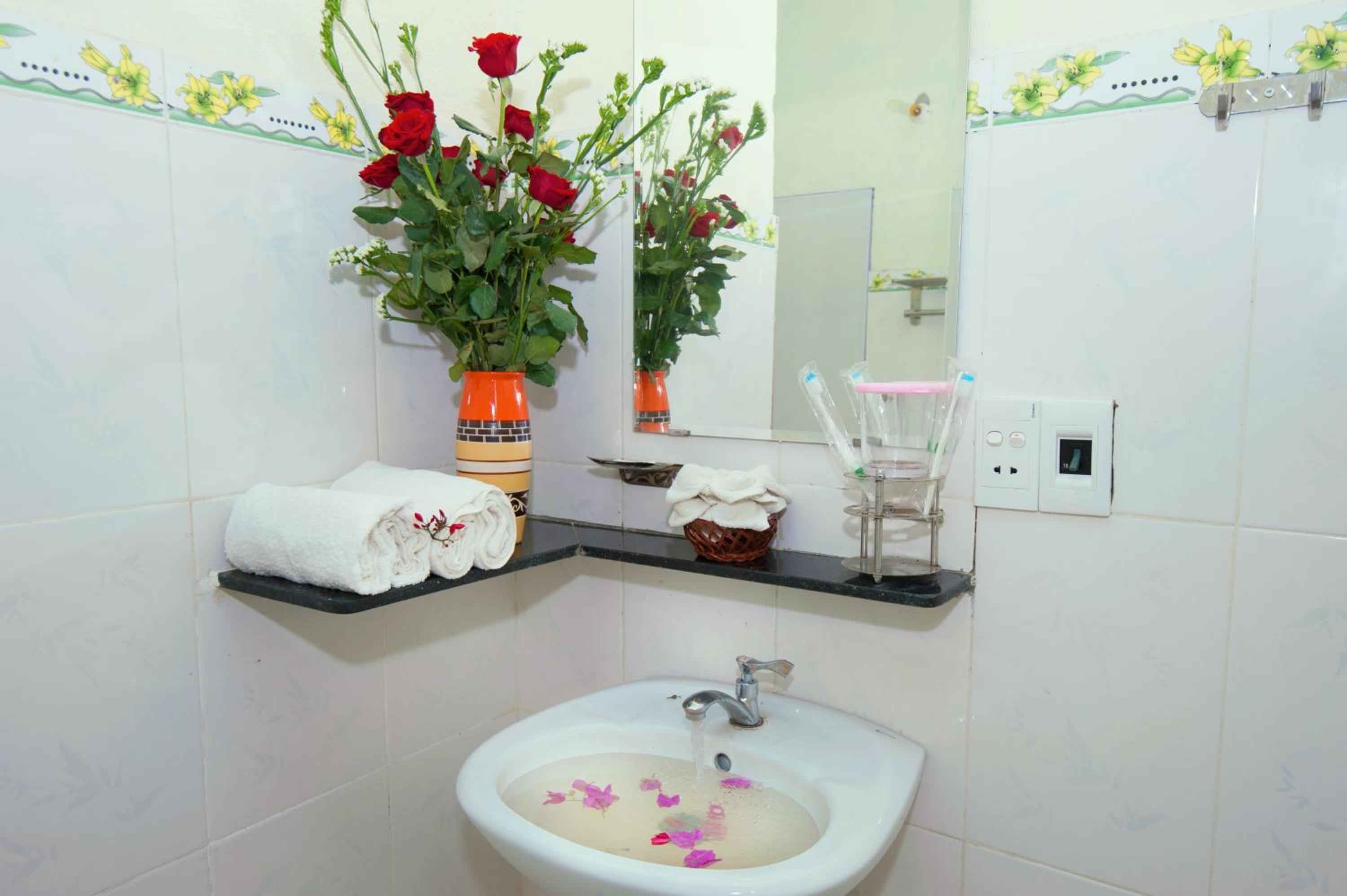 Bougain Villeas Homestay
