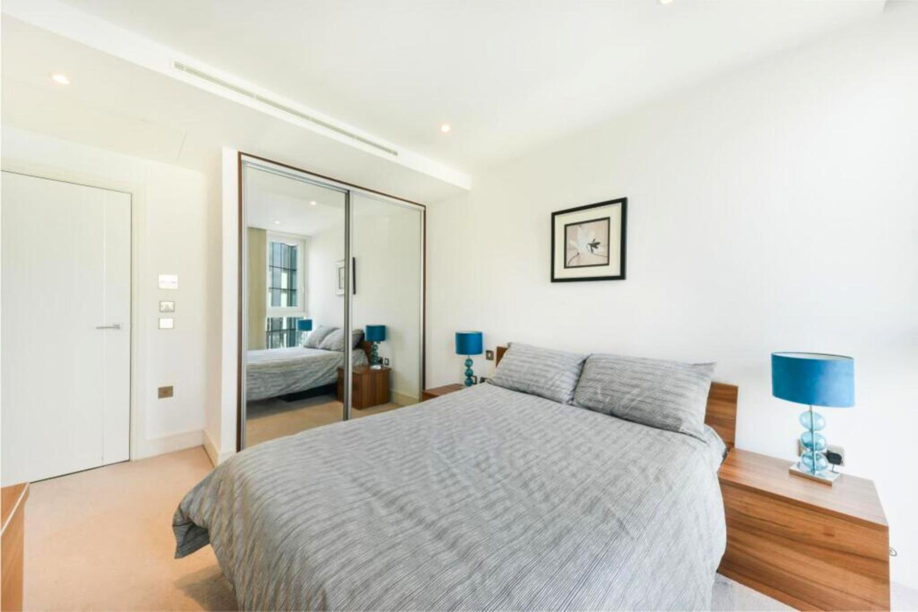 Luxury City View AirCon Balcony Rooftop Panoramic London Heated Floor - 1000MB Wi-fi, minutes from Sky Garden