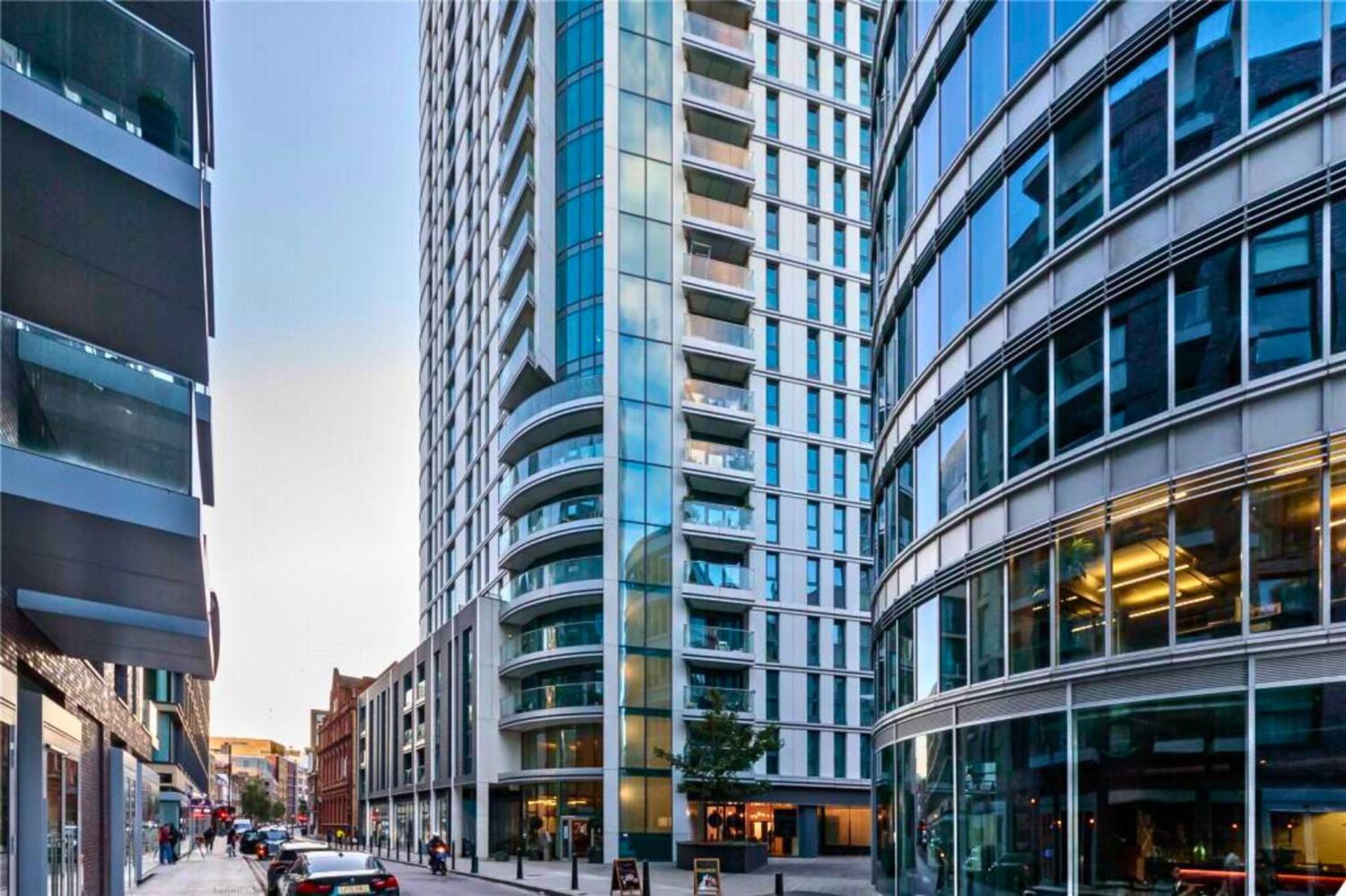 Luxury City View AirCon Balcony Rooftop Panoramic London Heated Floor - 1000MB Wi-fi, minutes from Sky Garden