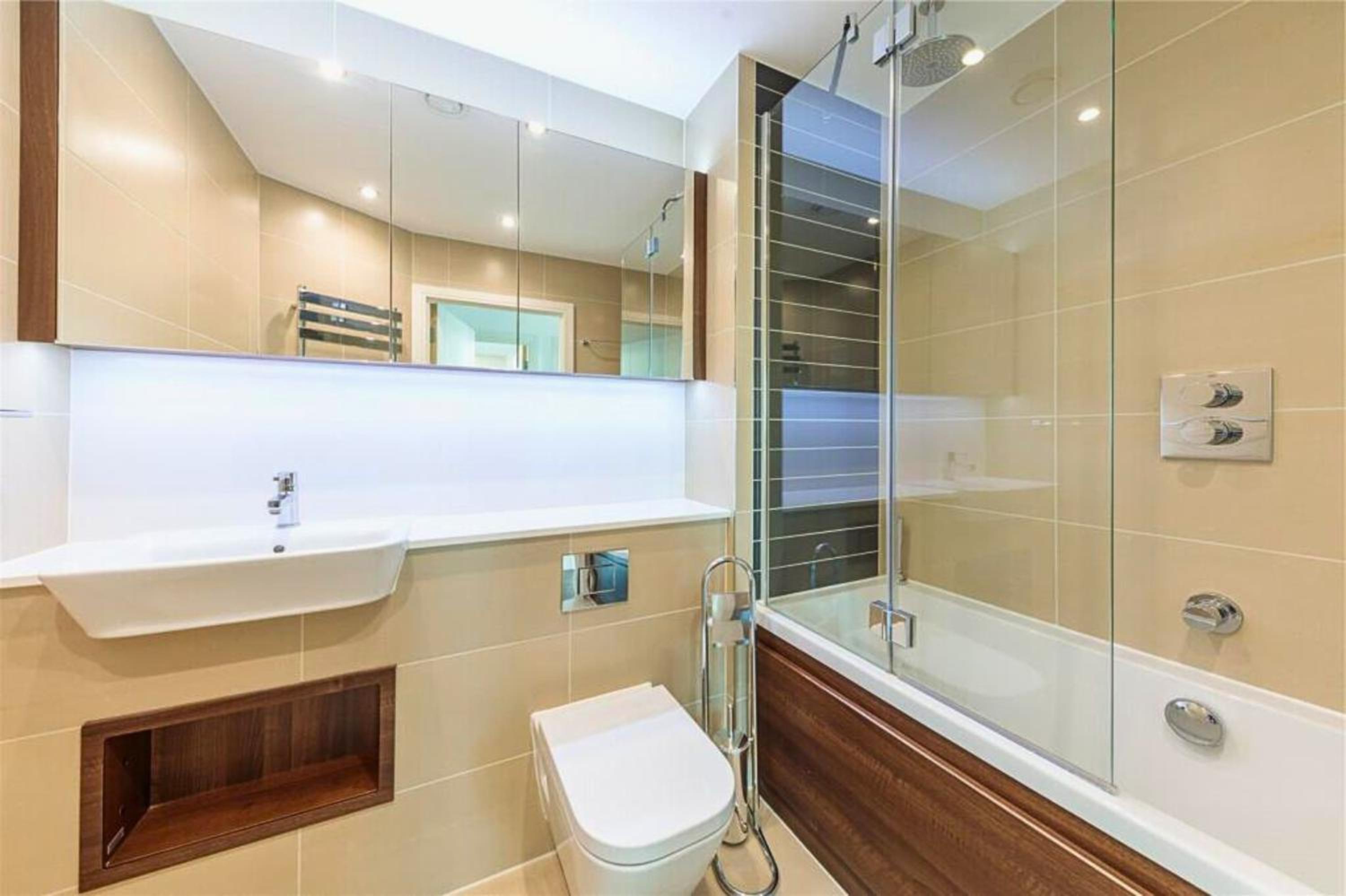 Luxury City View AirCon Balcony Rooftop Panoramic London Heated Floor - 1000MB Wi-fi, minutes from Sky Garden