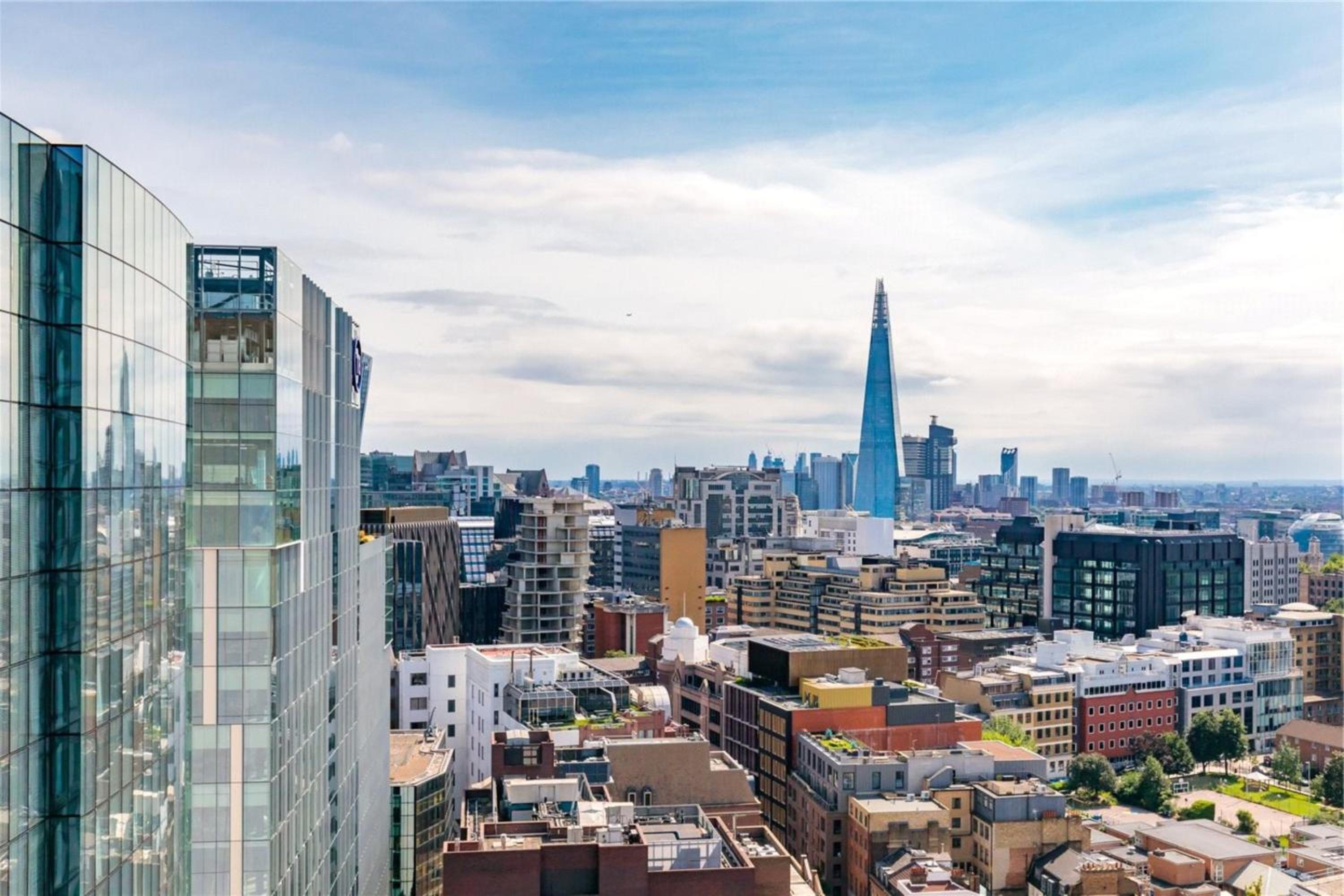 Luxury City View AirCon Balcony Rooftop Panoramic London Heated Floor - 1000MB Wi-fi, minutes from Sky Garden