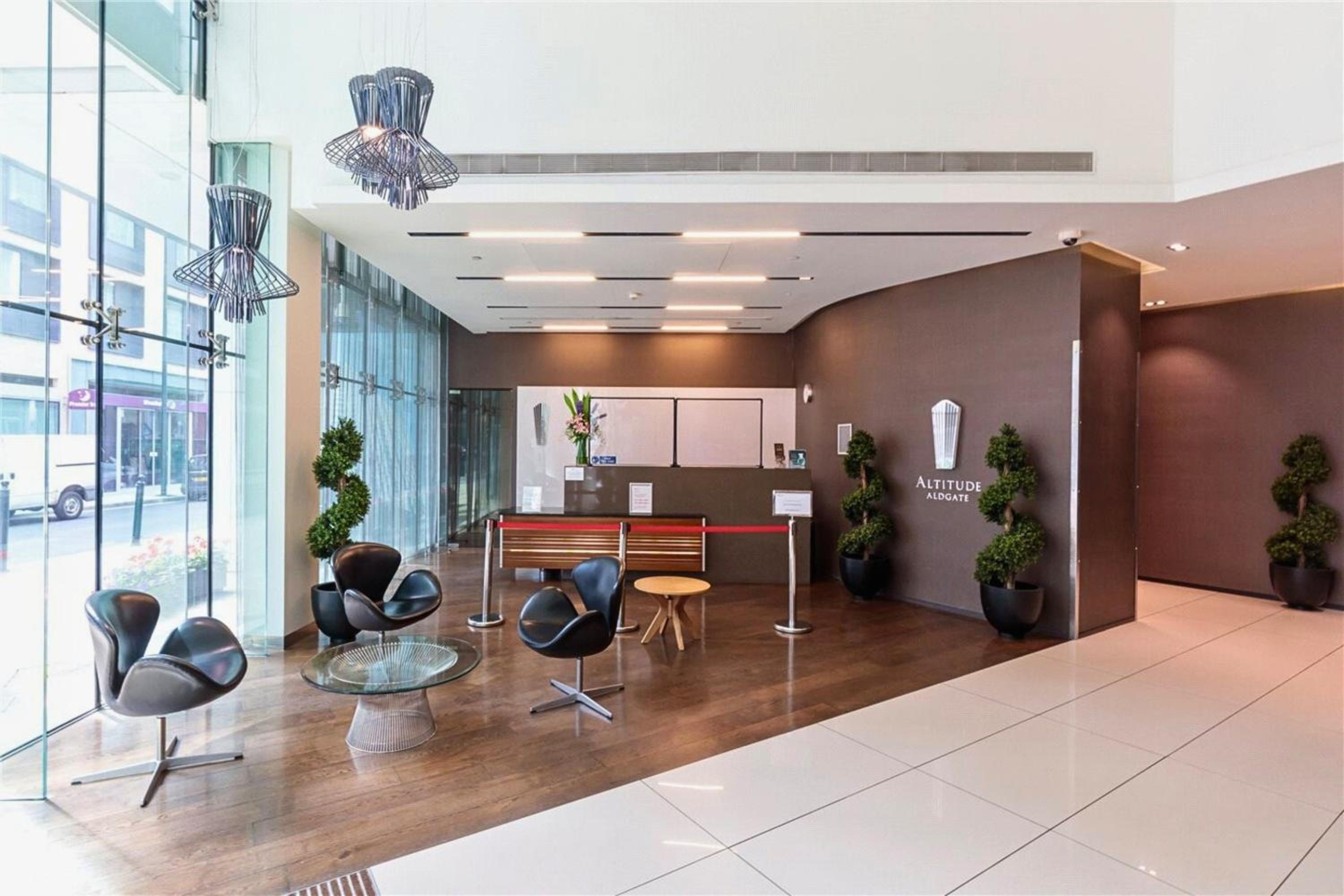 Luxury City View AirCon Balcony Rooftop Panoramic London Heated Floor - 1000MB Wi-fi, minutes from Sky Garden