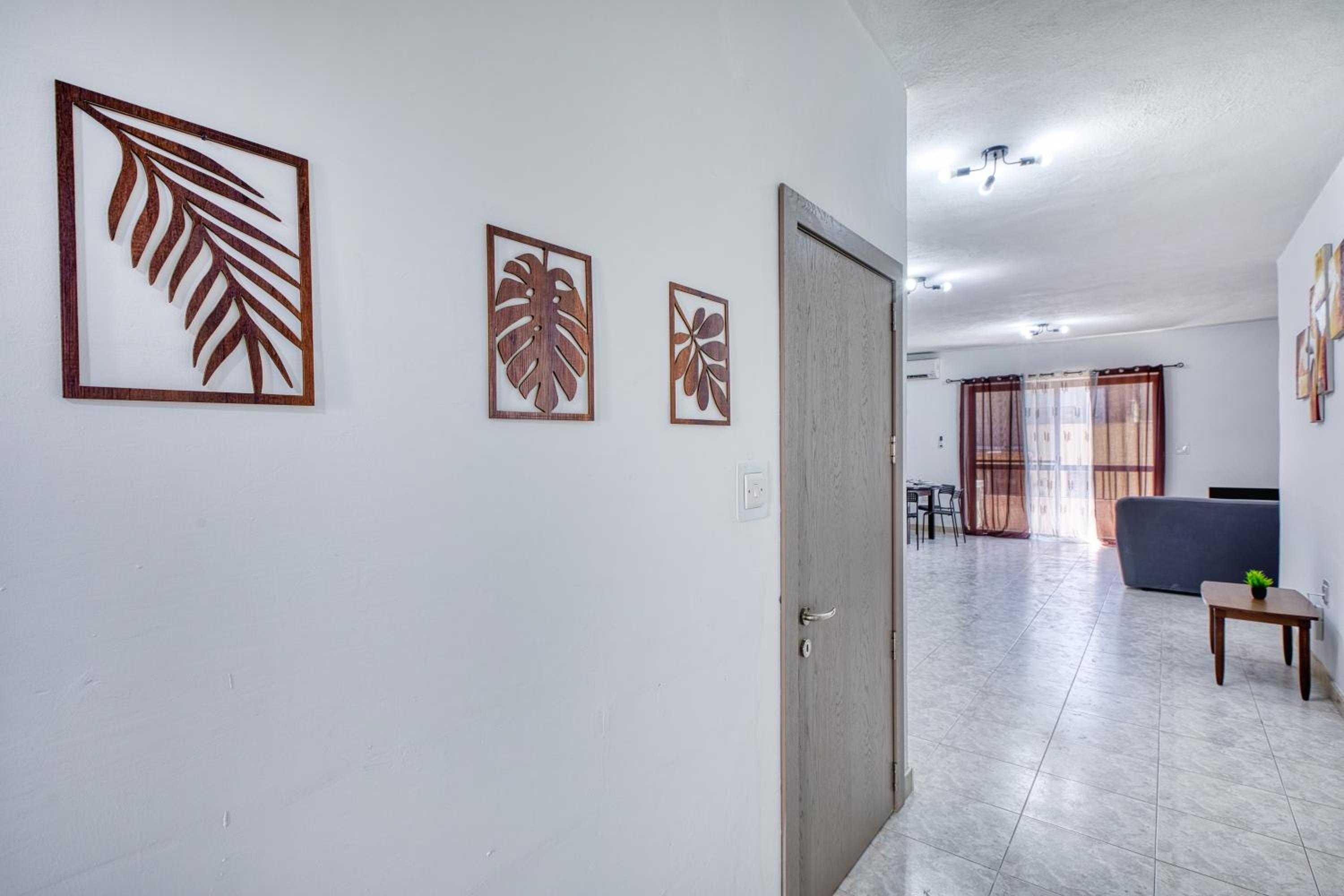 Spacious 3-Bedroom Apartment in St'Pauls photo 1