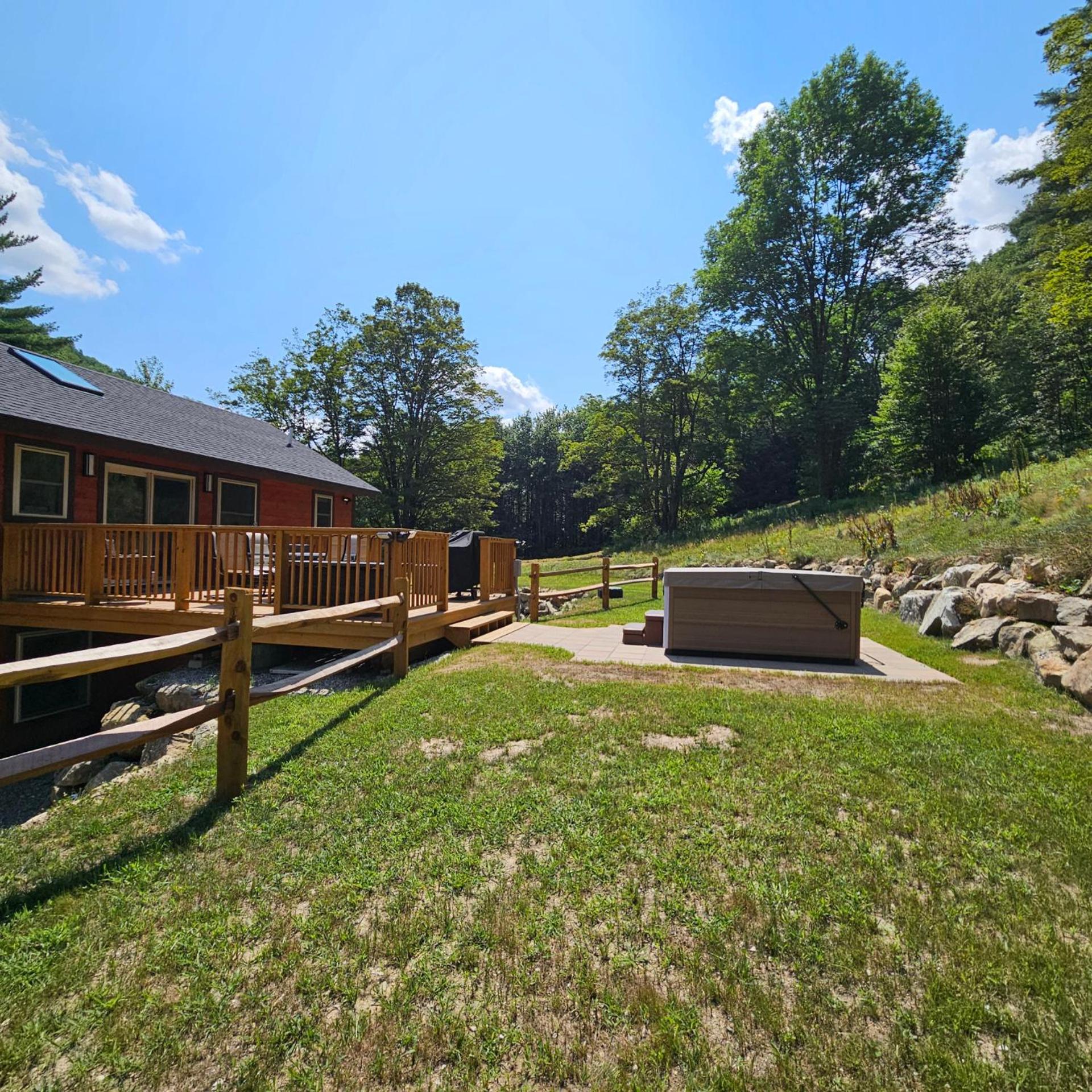 Experience the charm of Peak Hill Home, a cozy 3-BR retreat close to Ski Resort