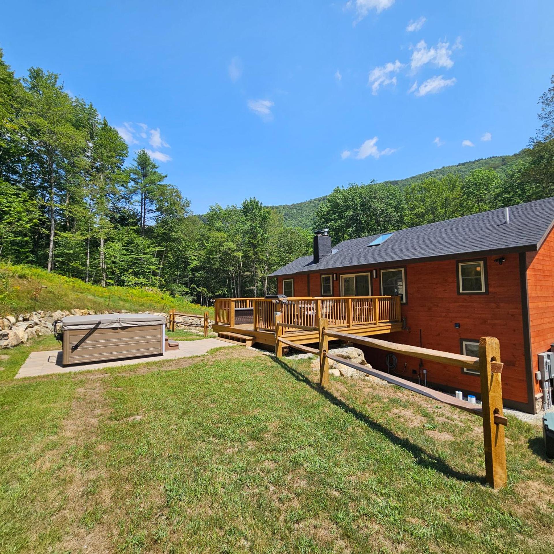 Experience the charm of Peak Hill Home, a cozy 3-BR retreat close to Ski Resort