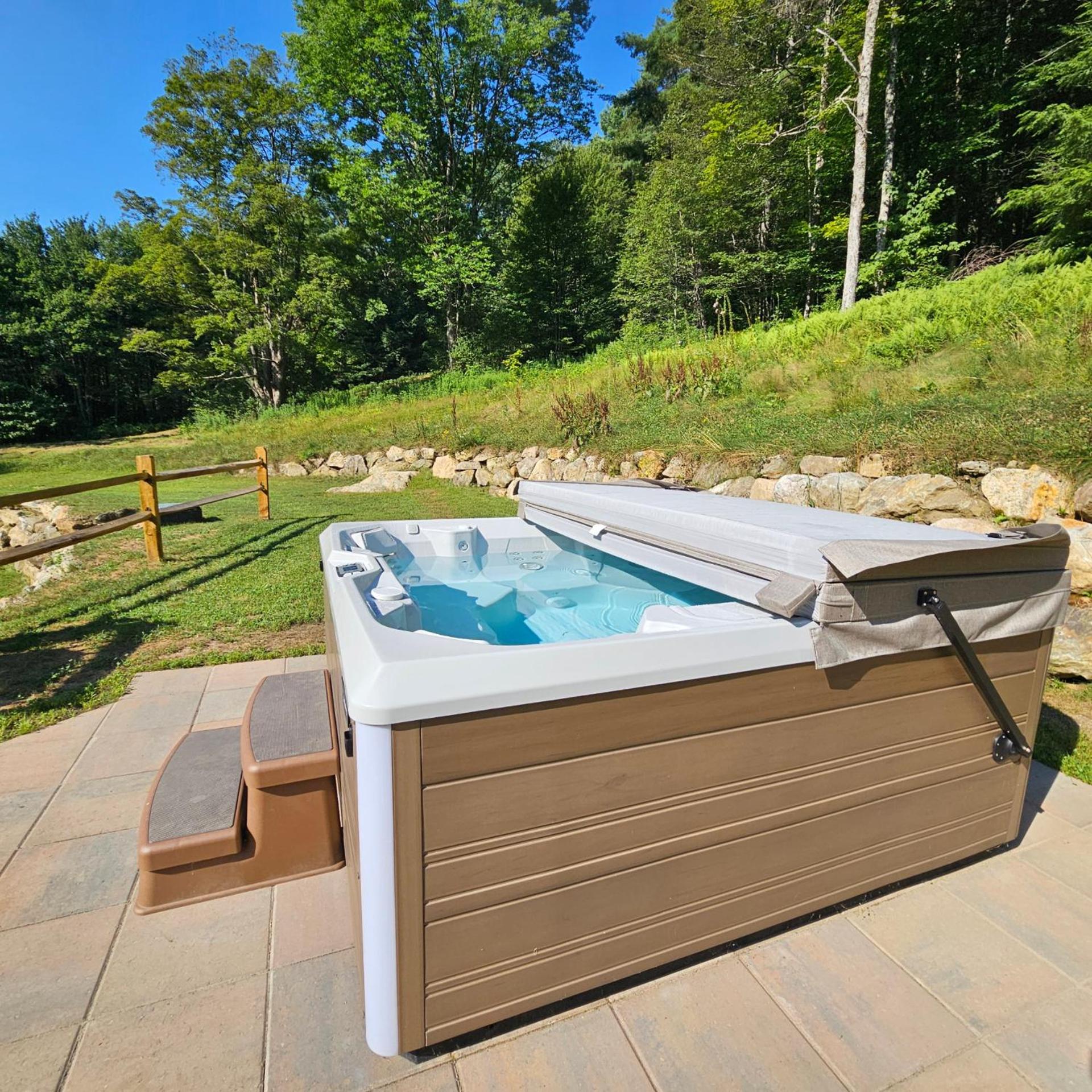 Experience the charm of Peak Hill Home, a cozy 3-BR retreat close to Ski Resort