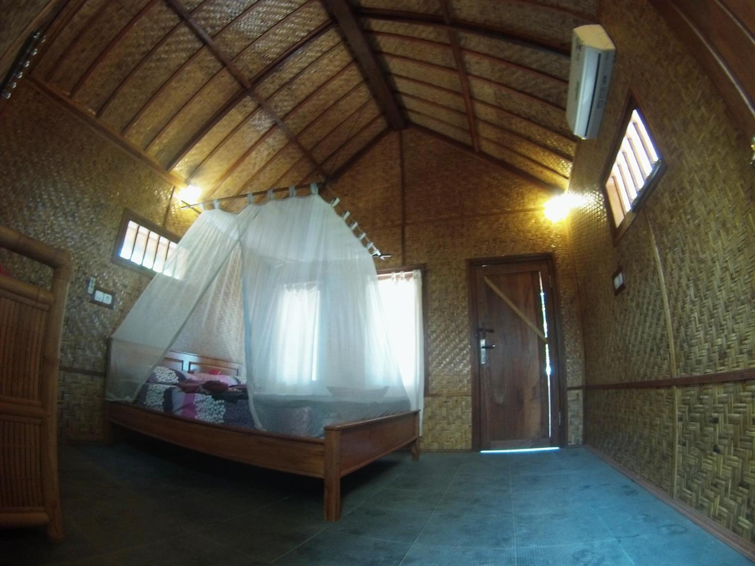 Photo 33