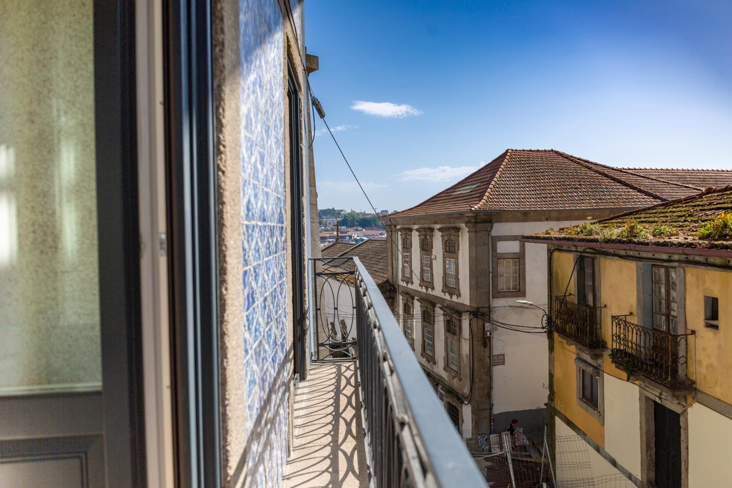 Porto Haven - Under the Luís I Bridge