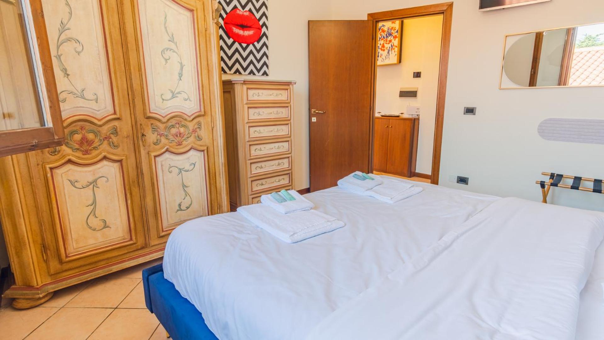 Sunset Lake View with private terrace - Italian Homing