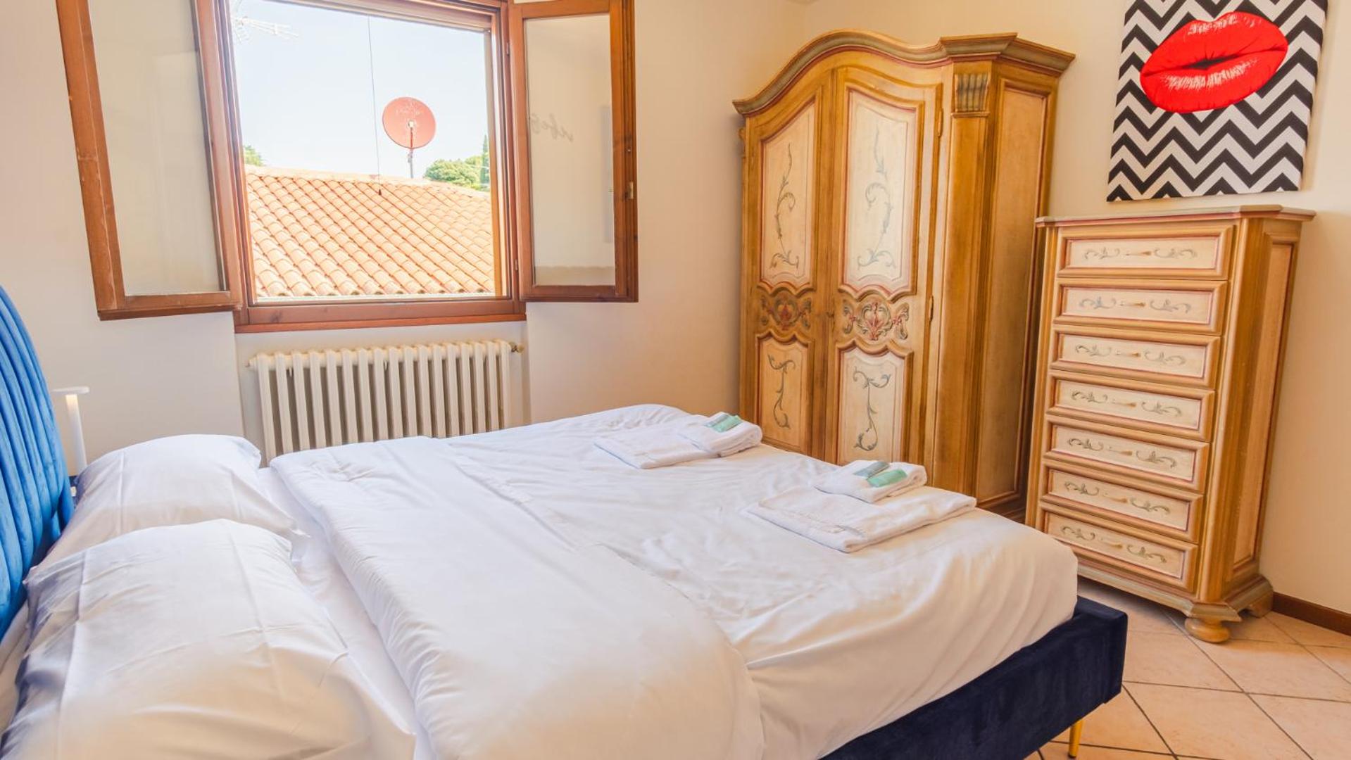 Sunset Lake View with private terrace - Italian Homing
