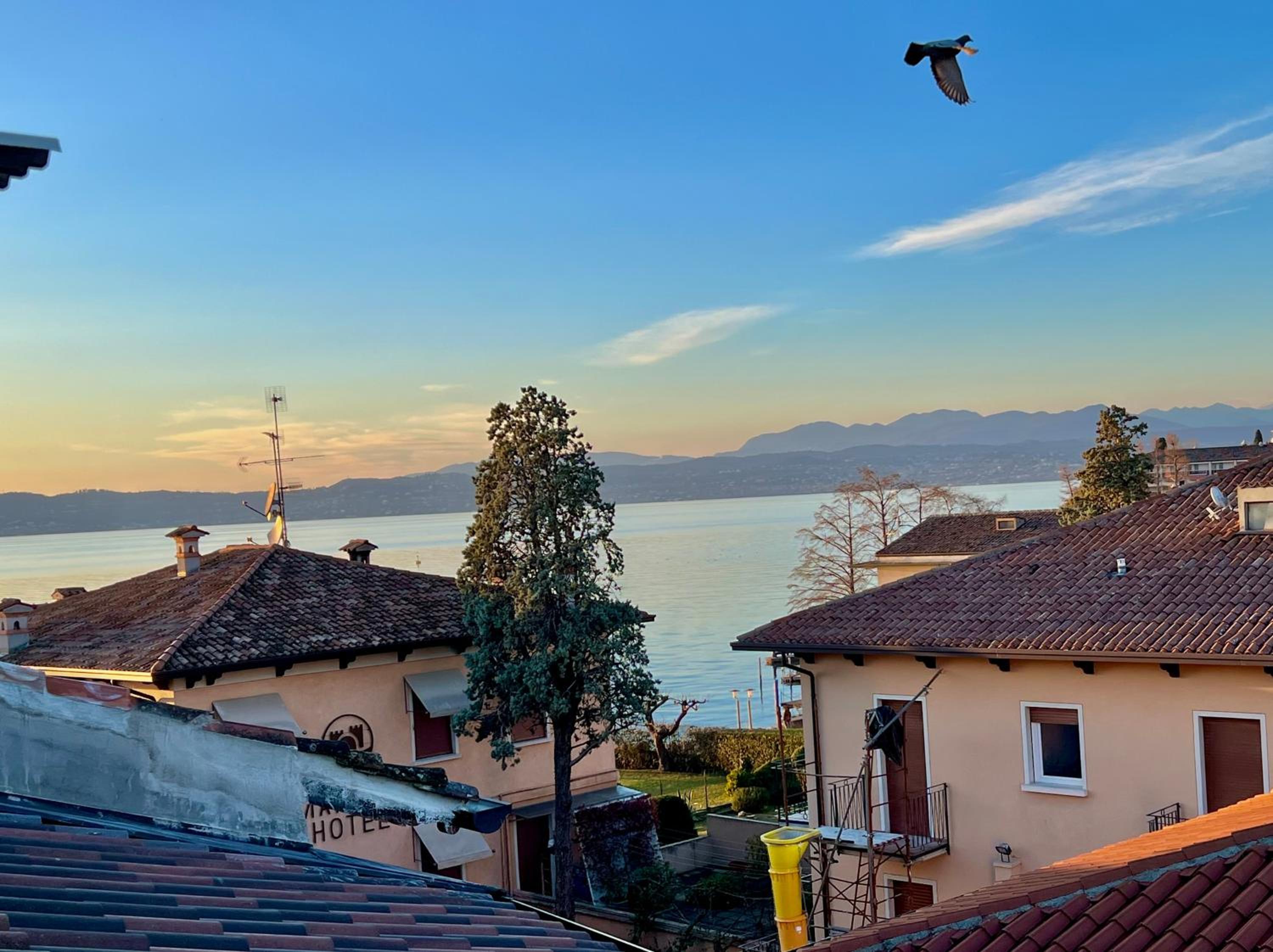 Sunset Lake View with private terrace - Italian Homing