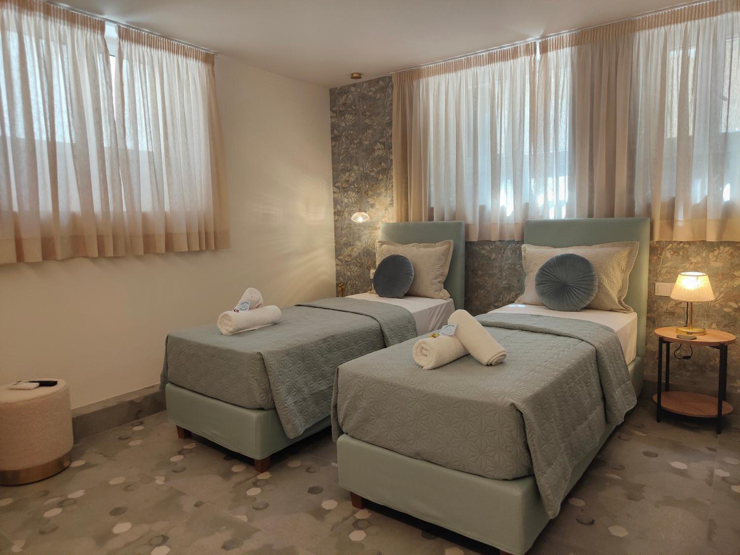 CORFU TENNIS Studios
