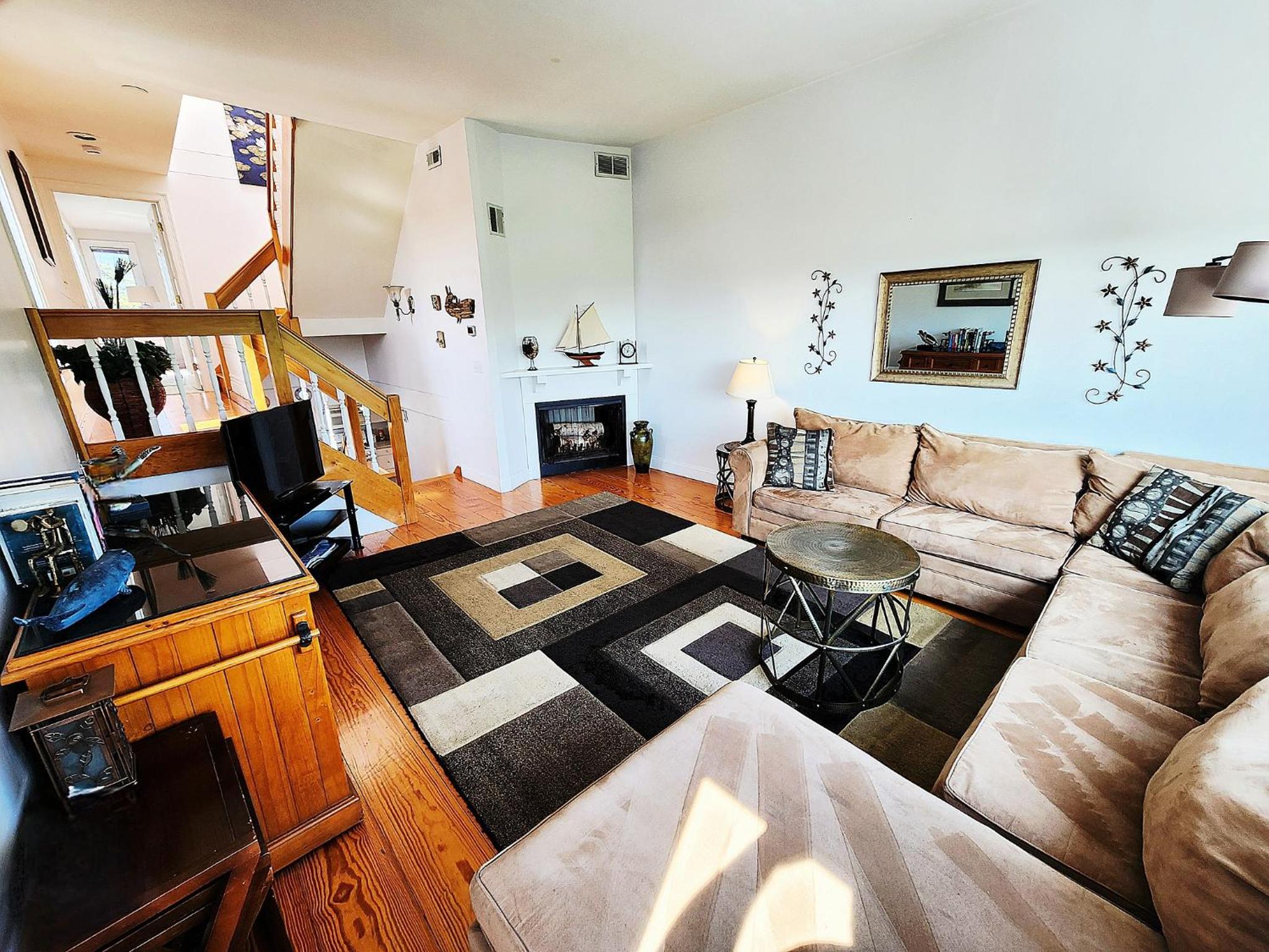 Spacious Oceanfront 3BR Condo with Private Beach in Ideal Hyannis Location