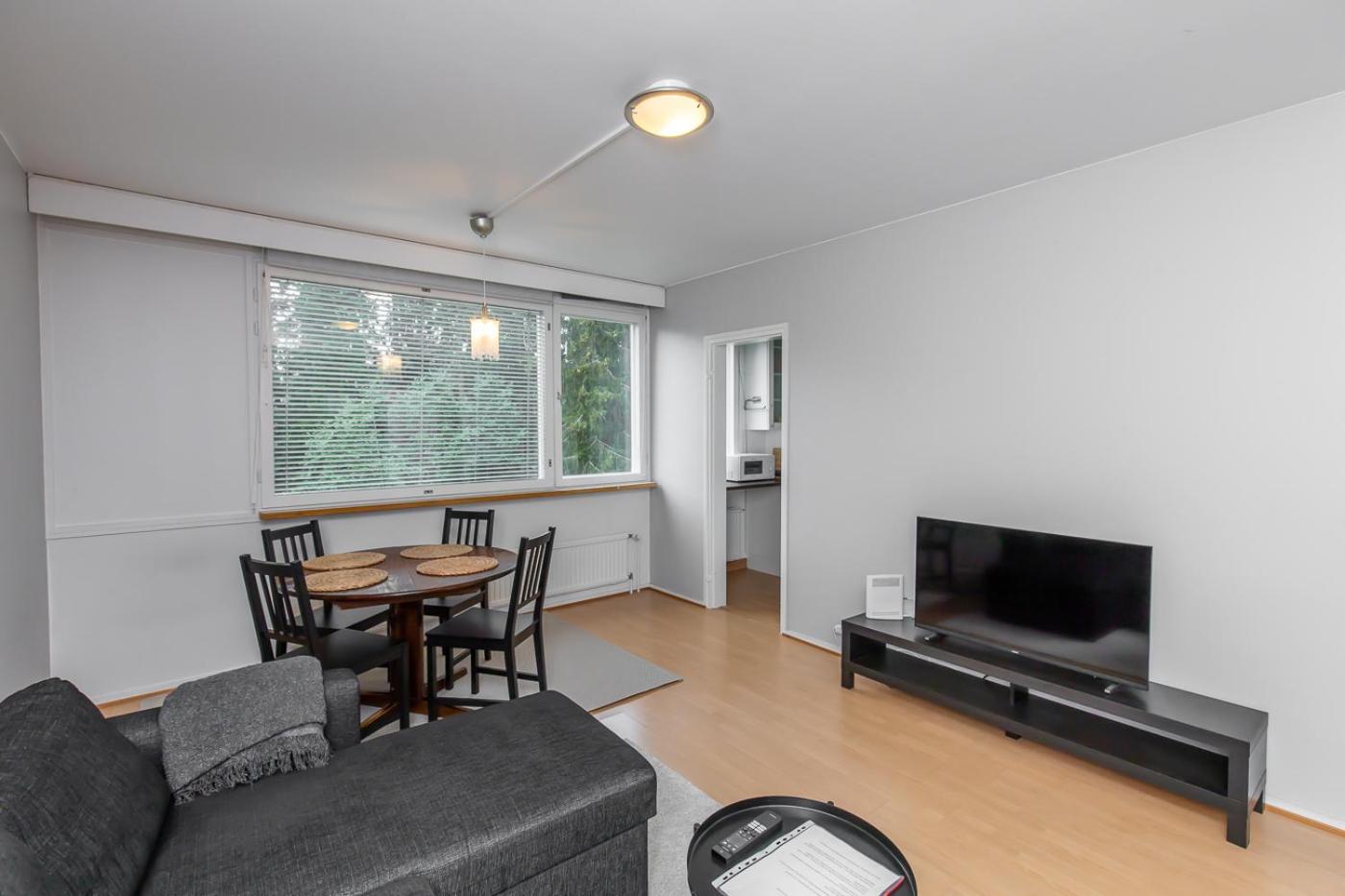 Spacious one-bedroom apartment near downtown