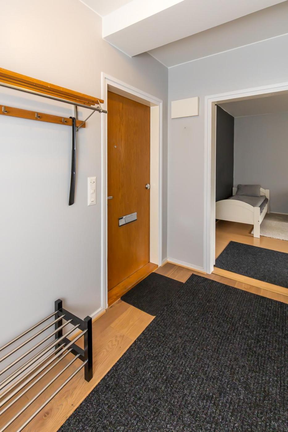 Spacious one-bedroom apartment near downtown