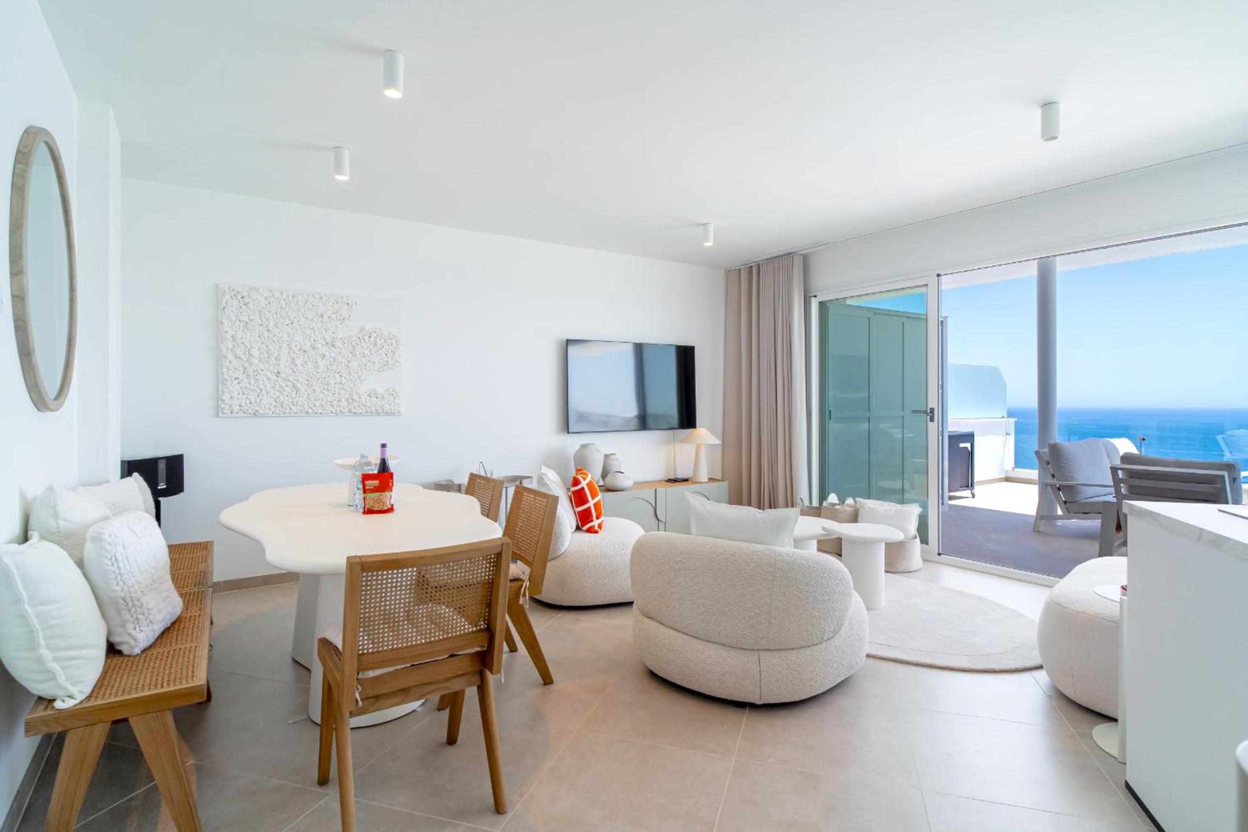 Bayview Hills Premium Pool Suite