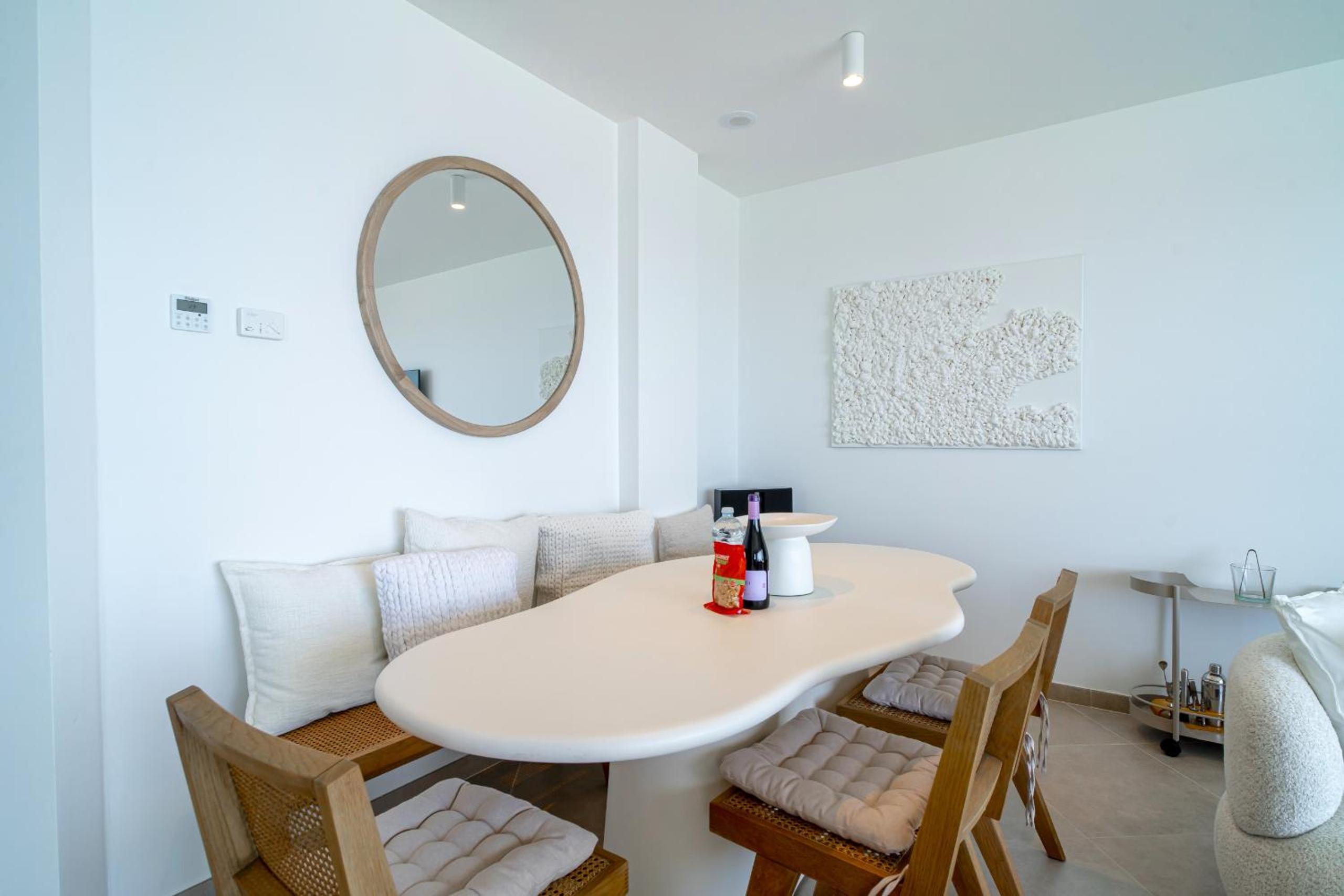 Bayview Hills Premium Pool Suite