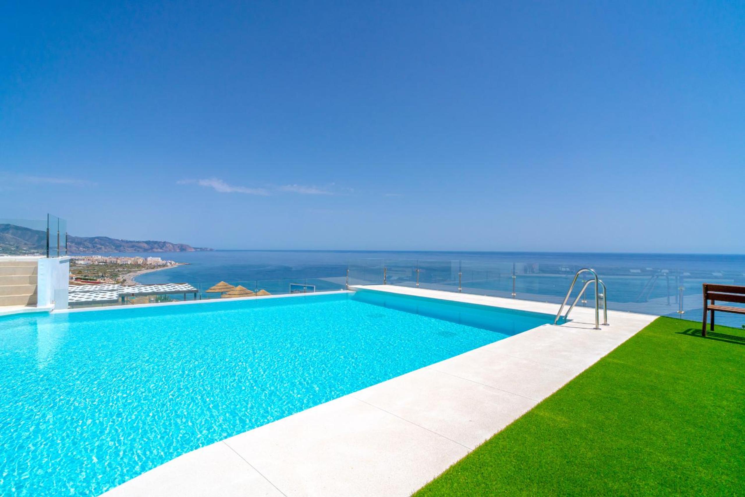 Bayview Hills Premium Pool Suite