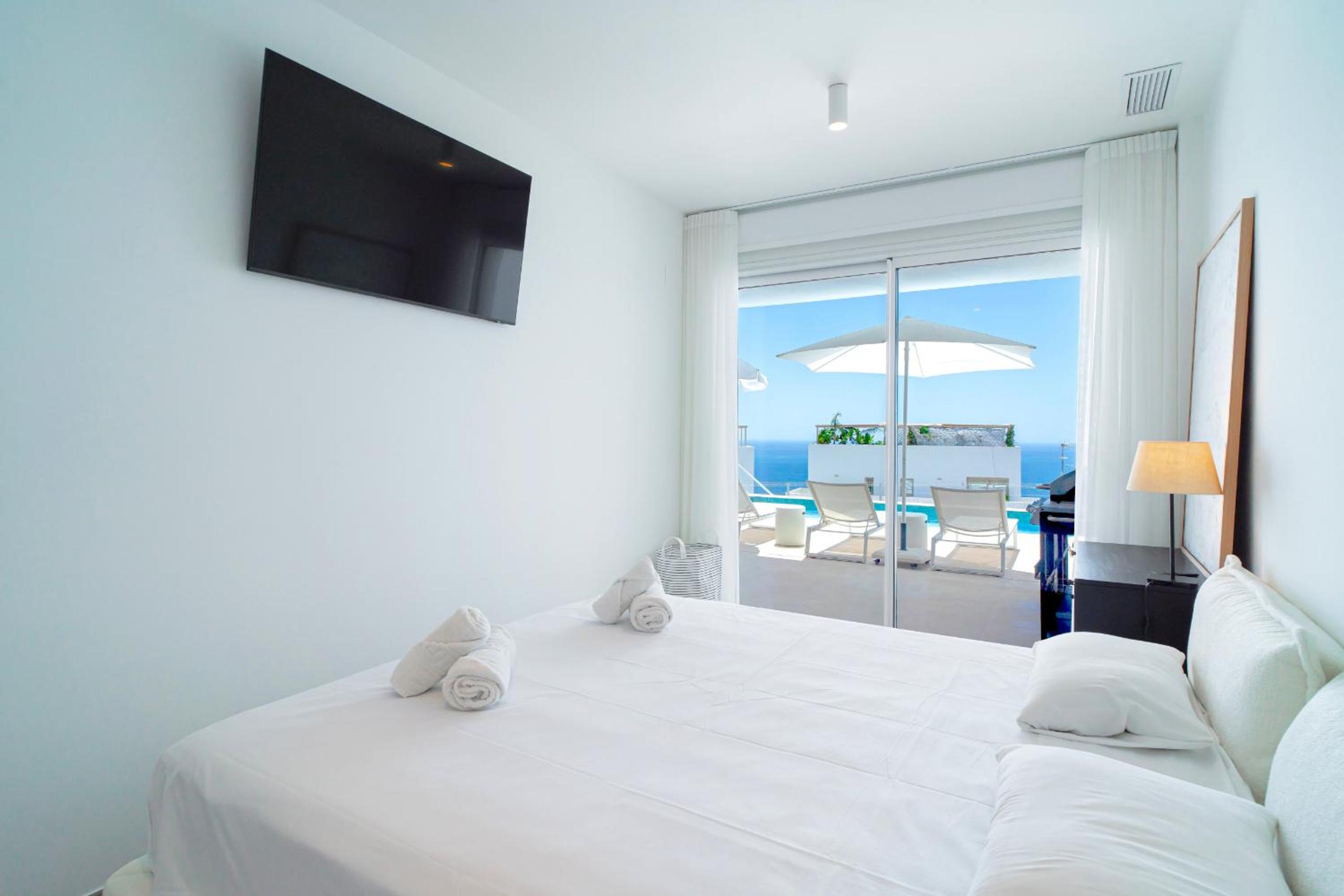 Bayview Hills Premium Pool Suite
