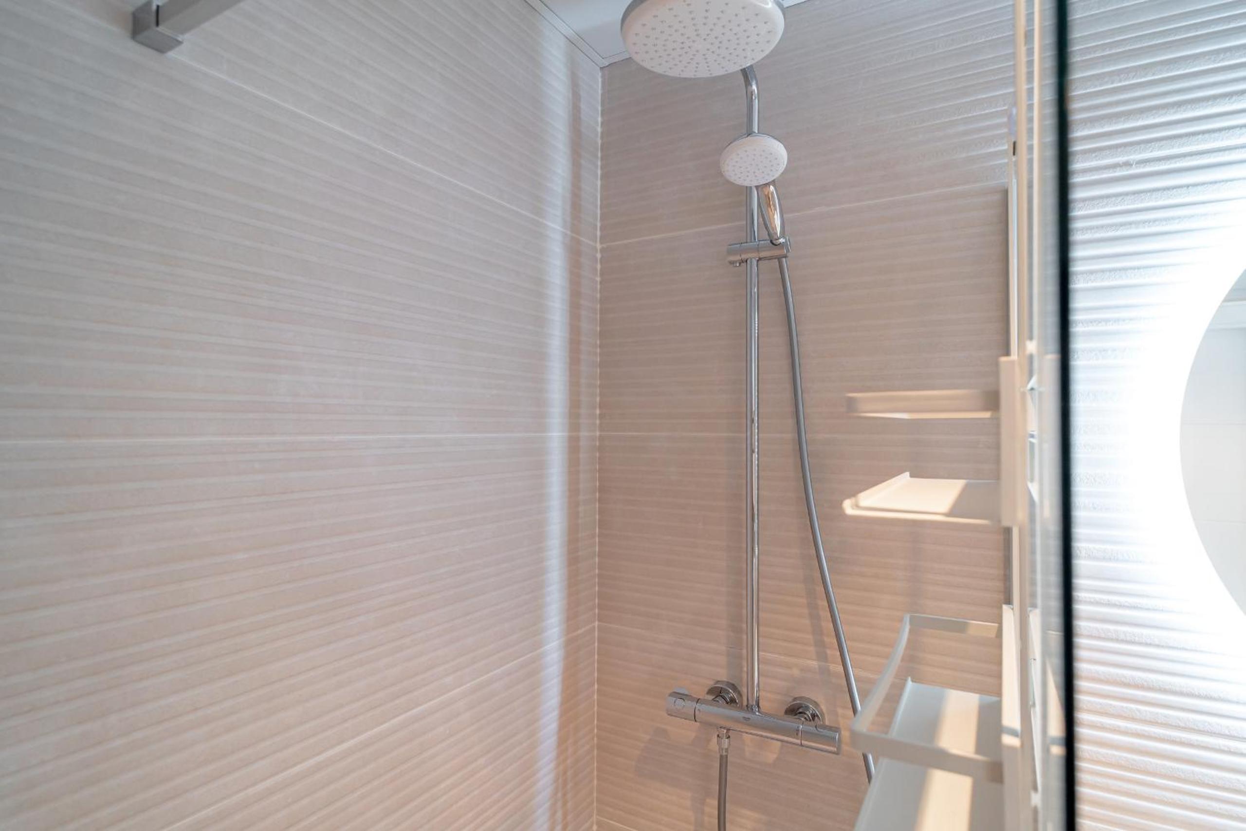 Bayview Hills Premium Pool Suite
