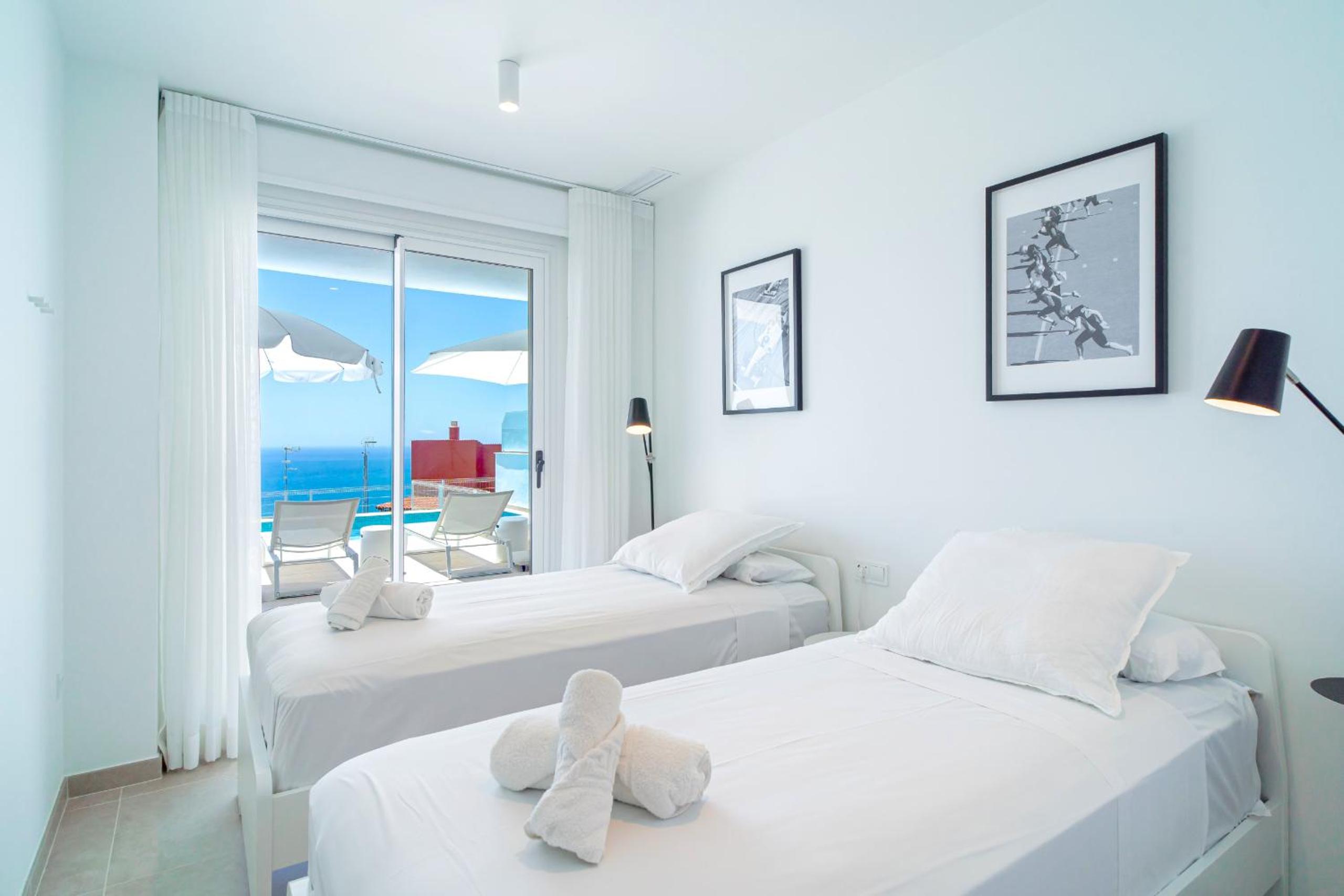 Bayview Hills Premium Pool Suite