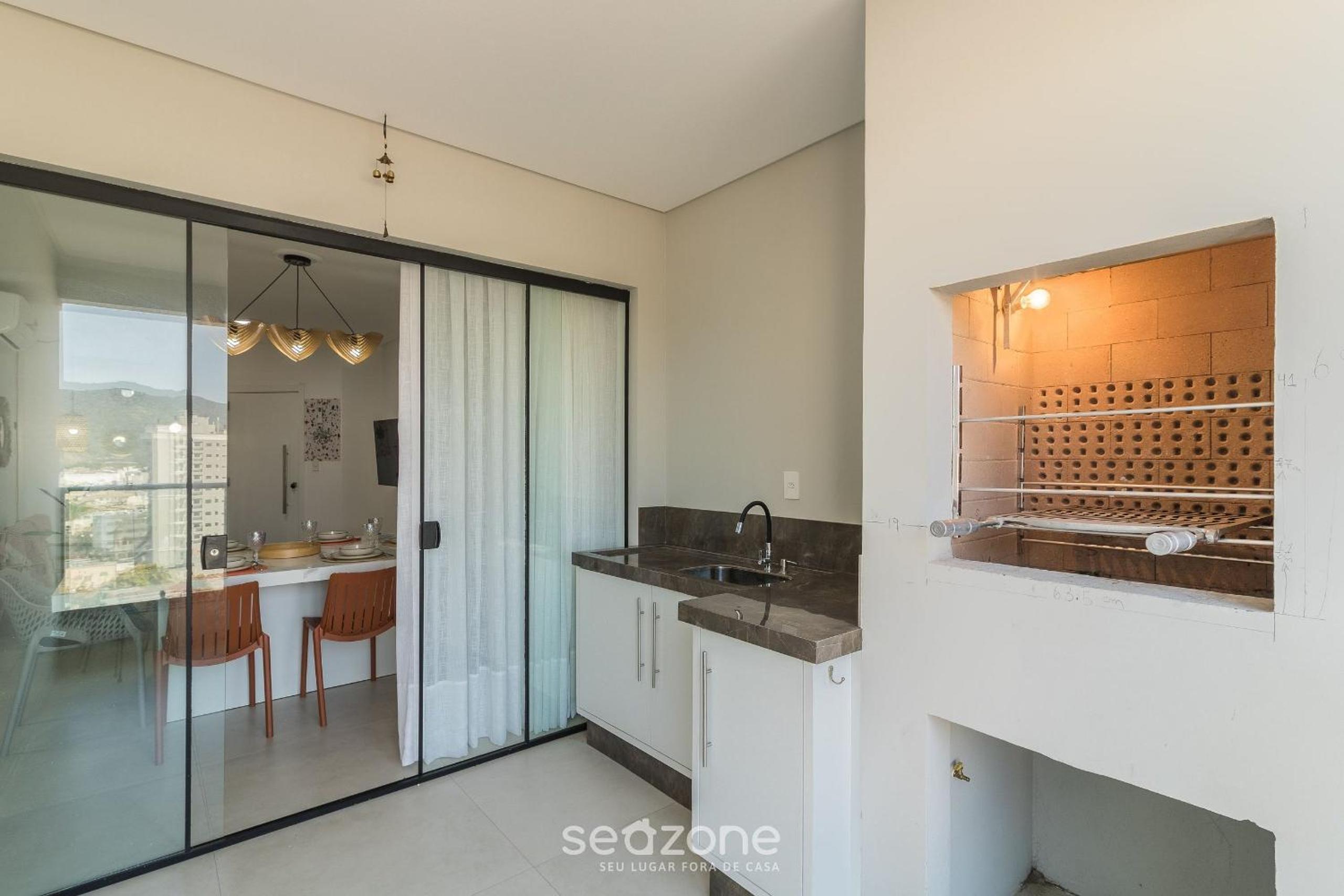 Apart with barbecue 550m from the beach UPS1002