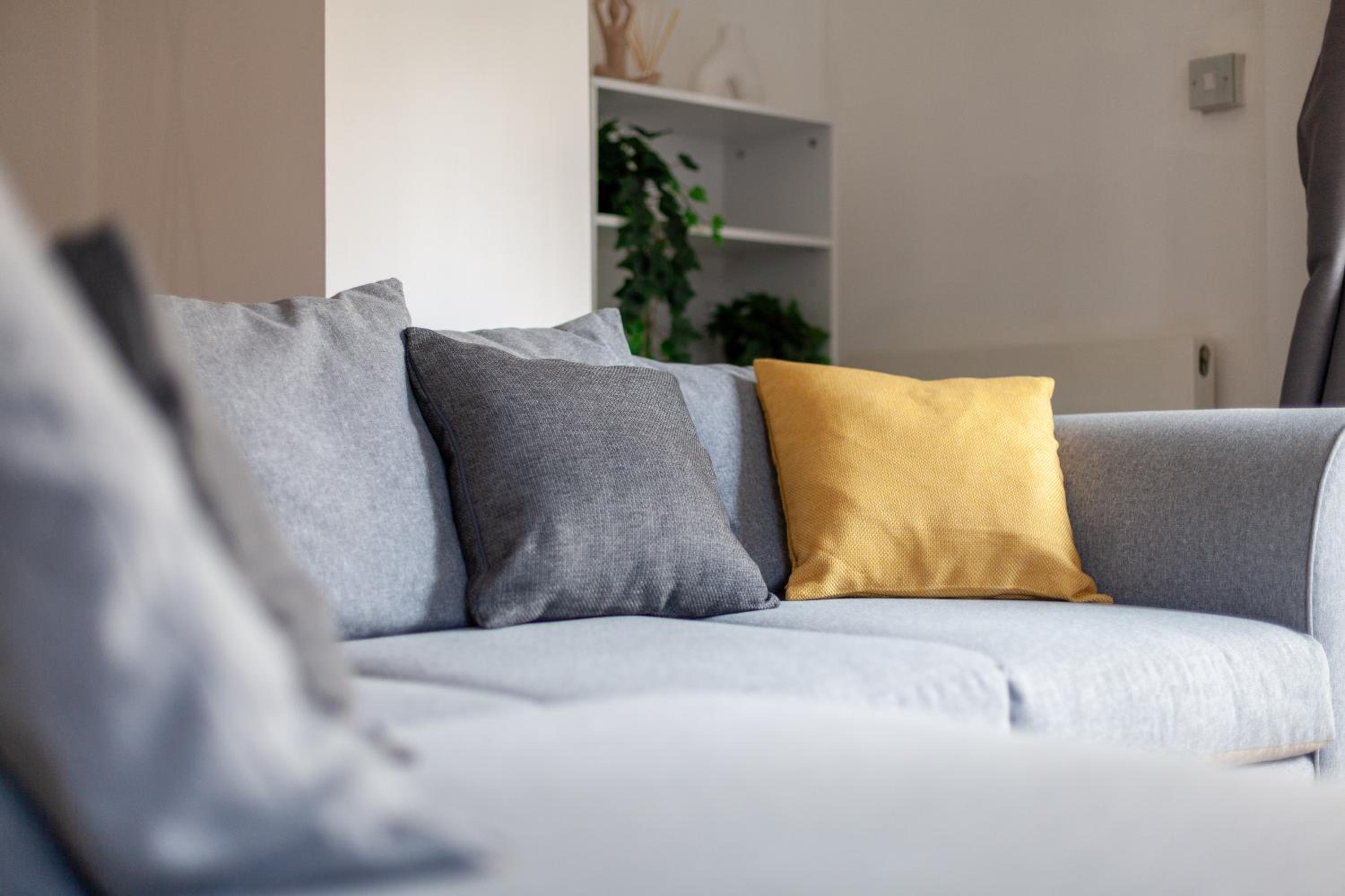 Modern 3 beds Apartment with private garden, Battersea, Central LDN