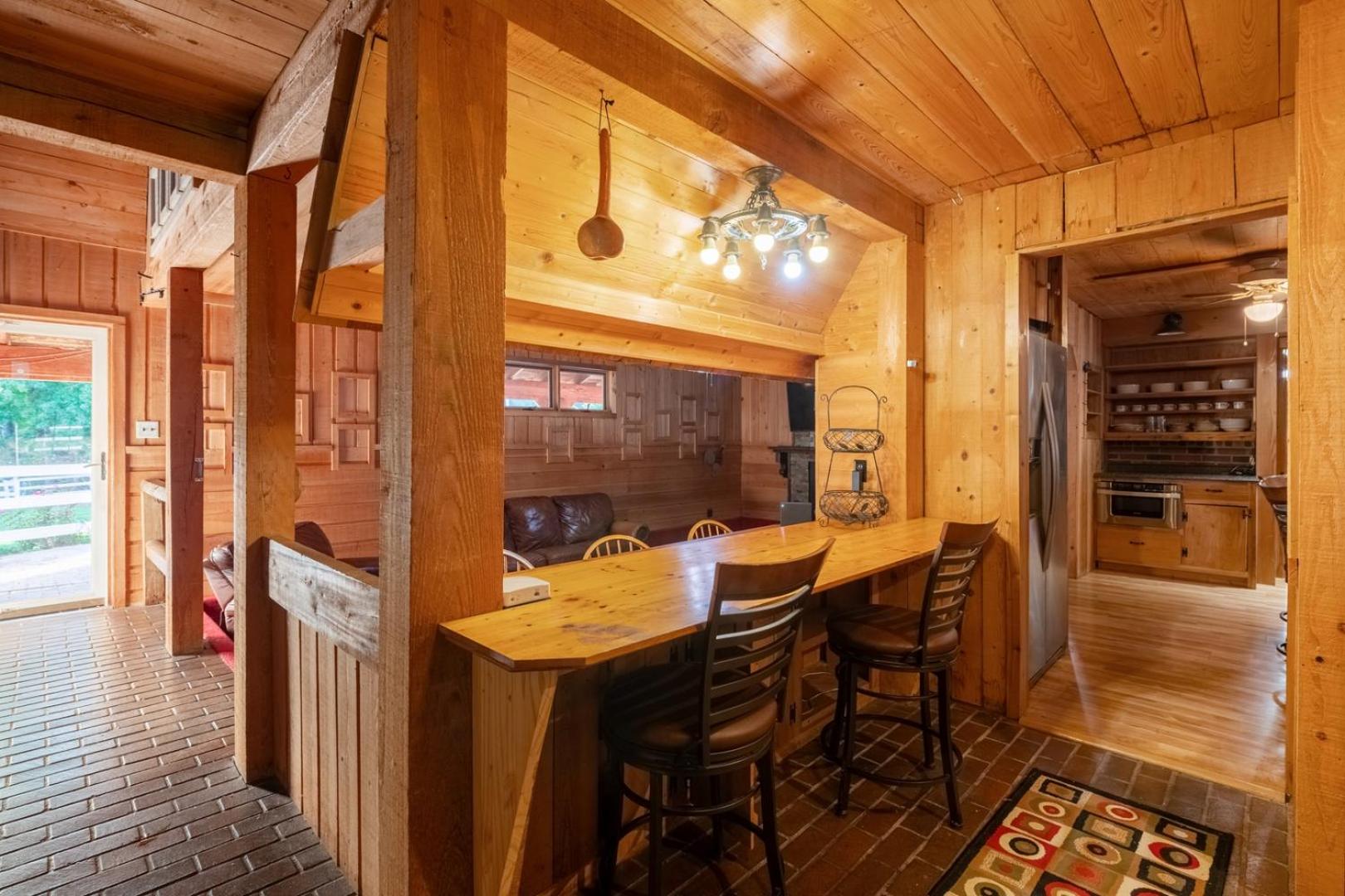 Skippers VA Lakefront 3BR | Dock + Firepit
