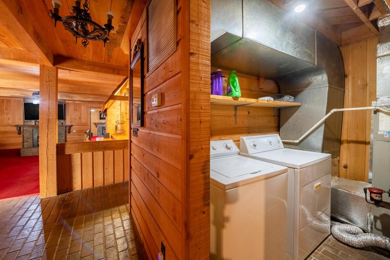 Skippers VA Lakefront 3BR | Dock + Firepit