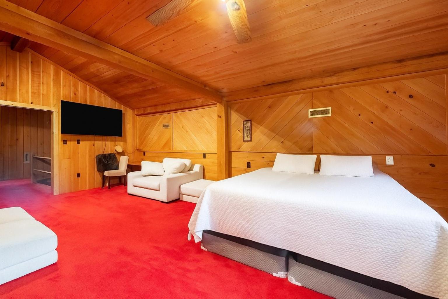 Skippers VA Lakefront 3BR | Dock + Firepit