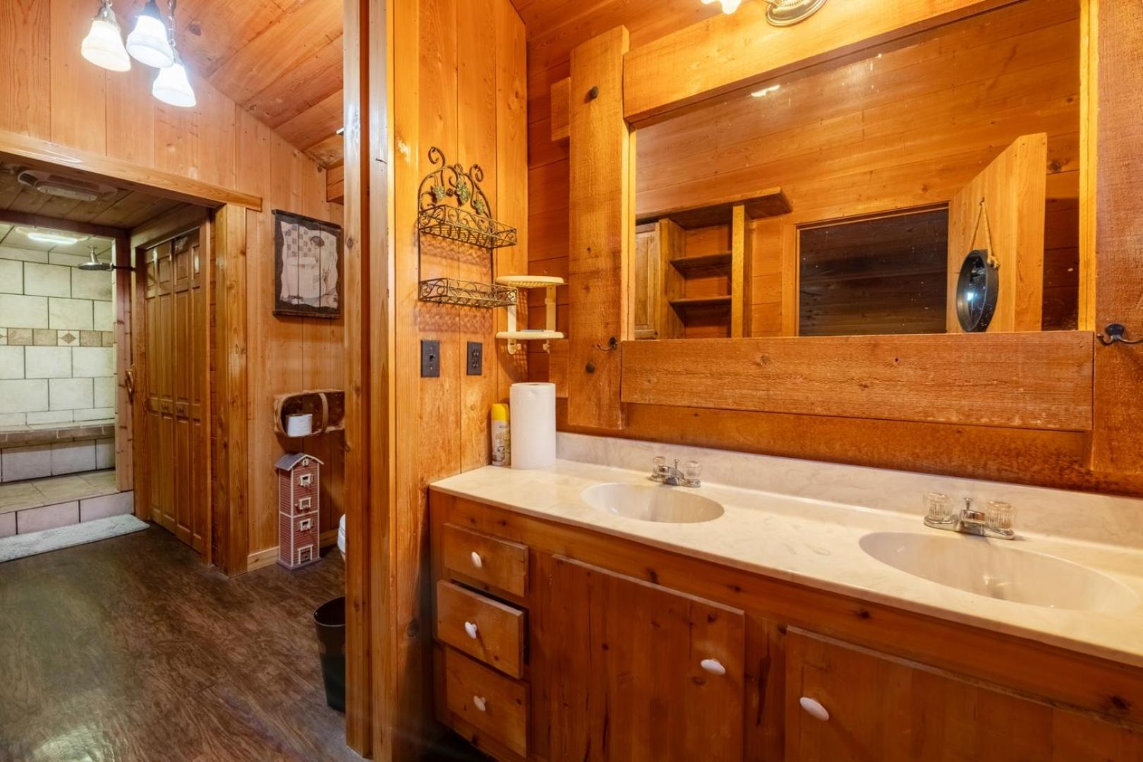 Skippers VA Lakefront 3BR | Dock + Firepit