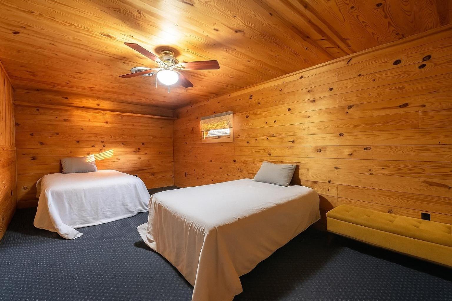 Skippers VA Lakefront 3BR | Dock + Firepit