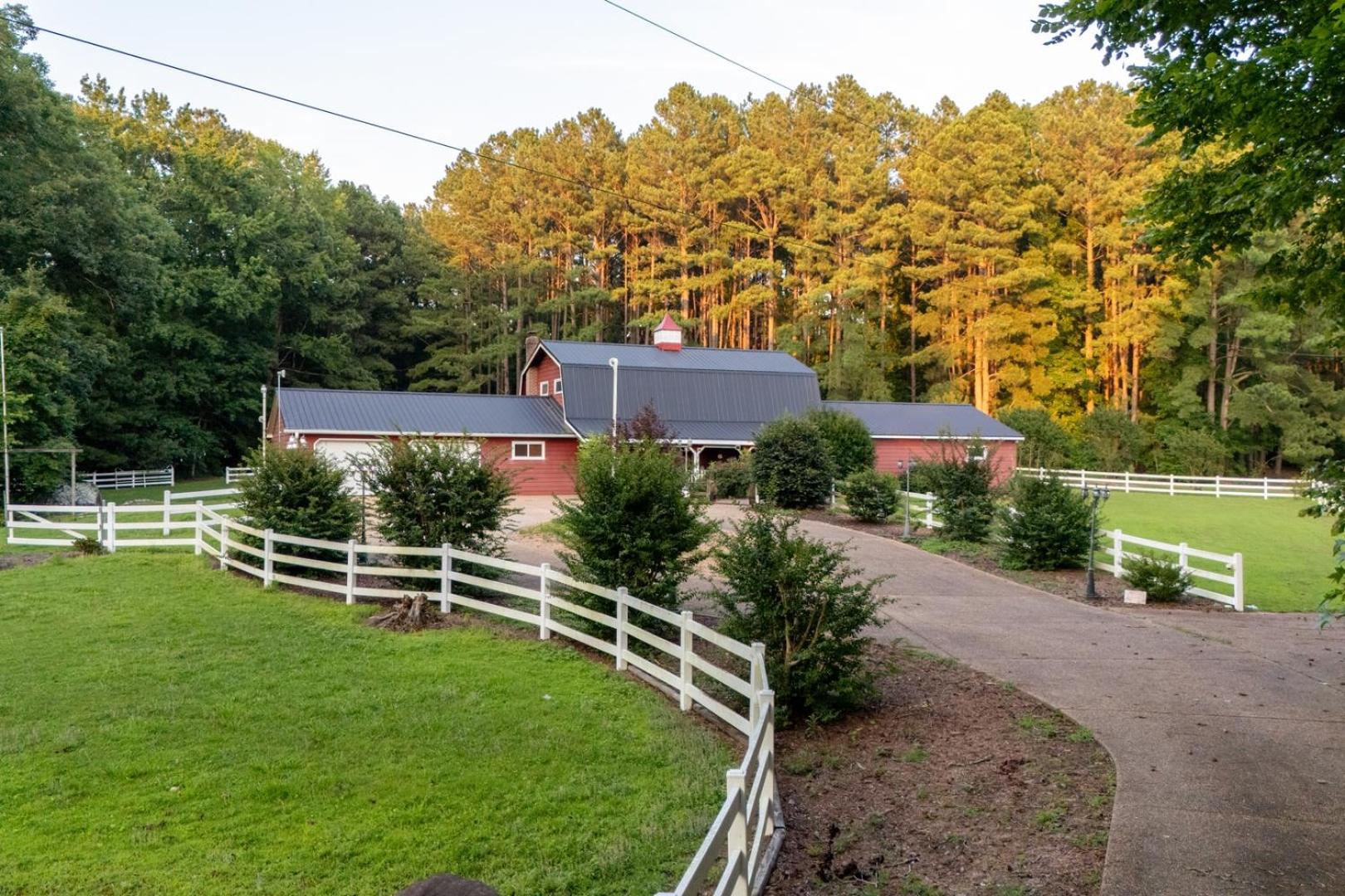 Skippers VA Lakefront 3BR | Dock + Firepit