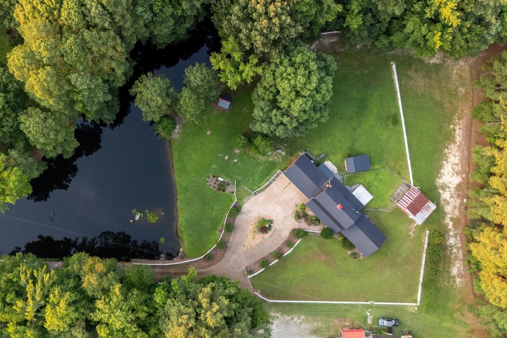 Skippers VA Lakefront 3BR | Dock + Firepit