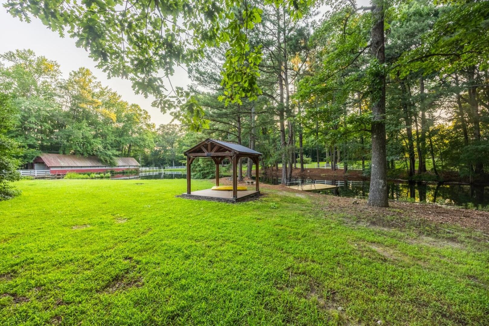 Skippers VA Lakefront 3BR | Dock + Firepit