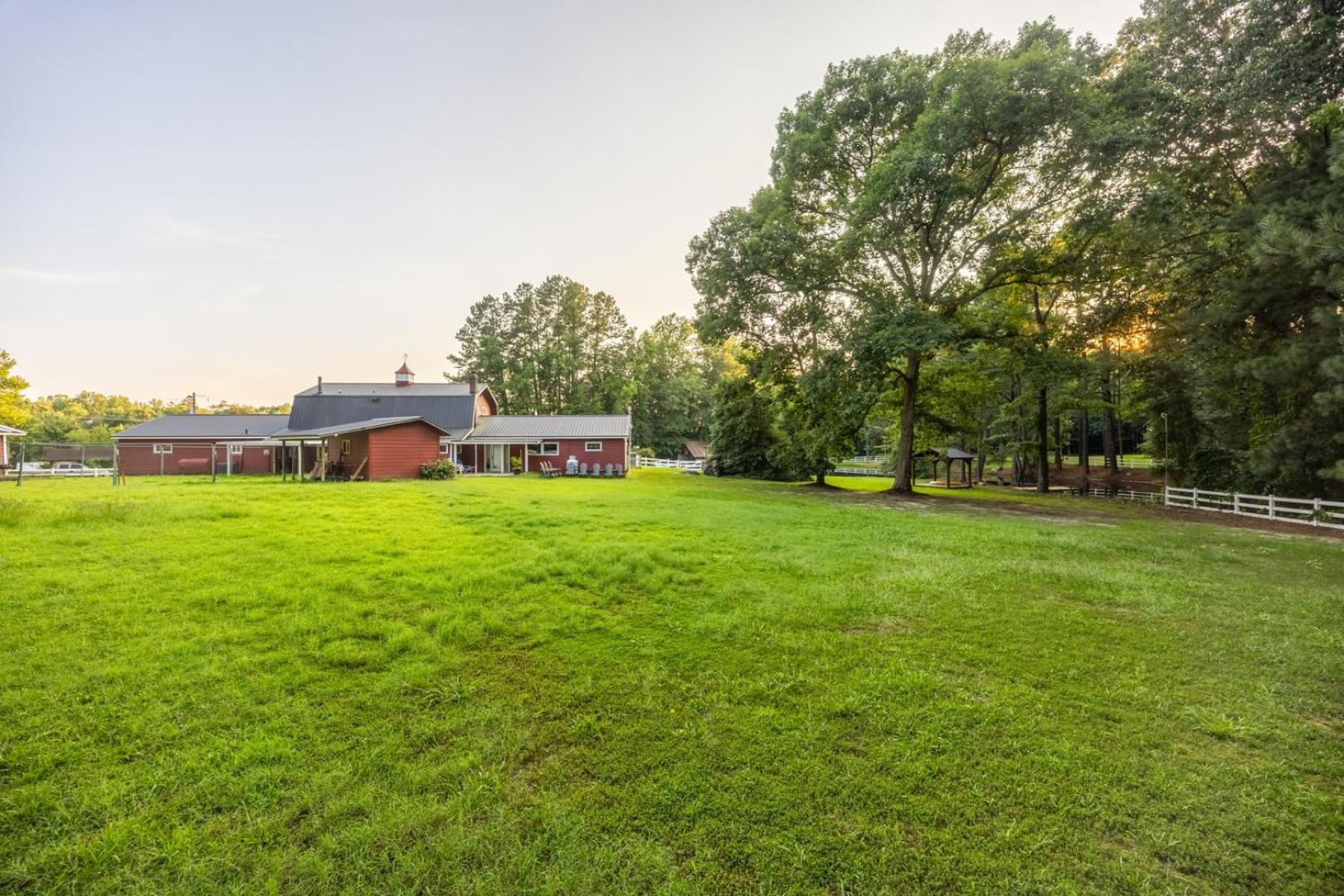 Skippers VA Lakefront 3BR | Dock + Firepit