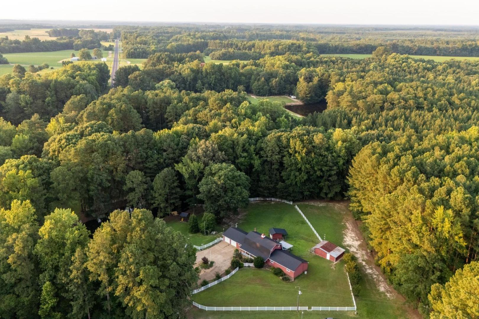 Skippers VA Lakefront 3BR | Dock + Firepit