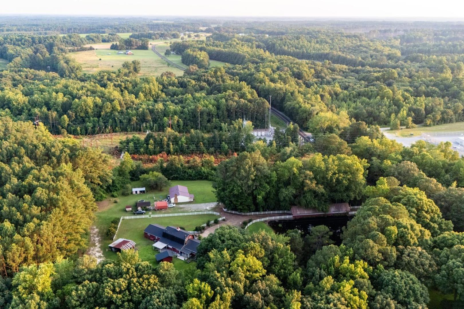 Skippers VA Lakefront 3BR | Dock + Firepit