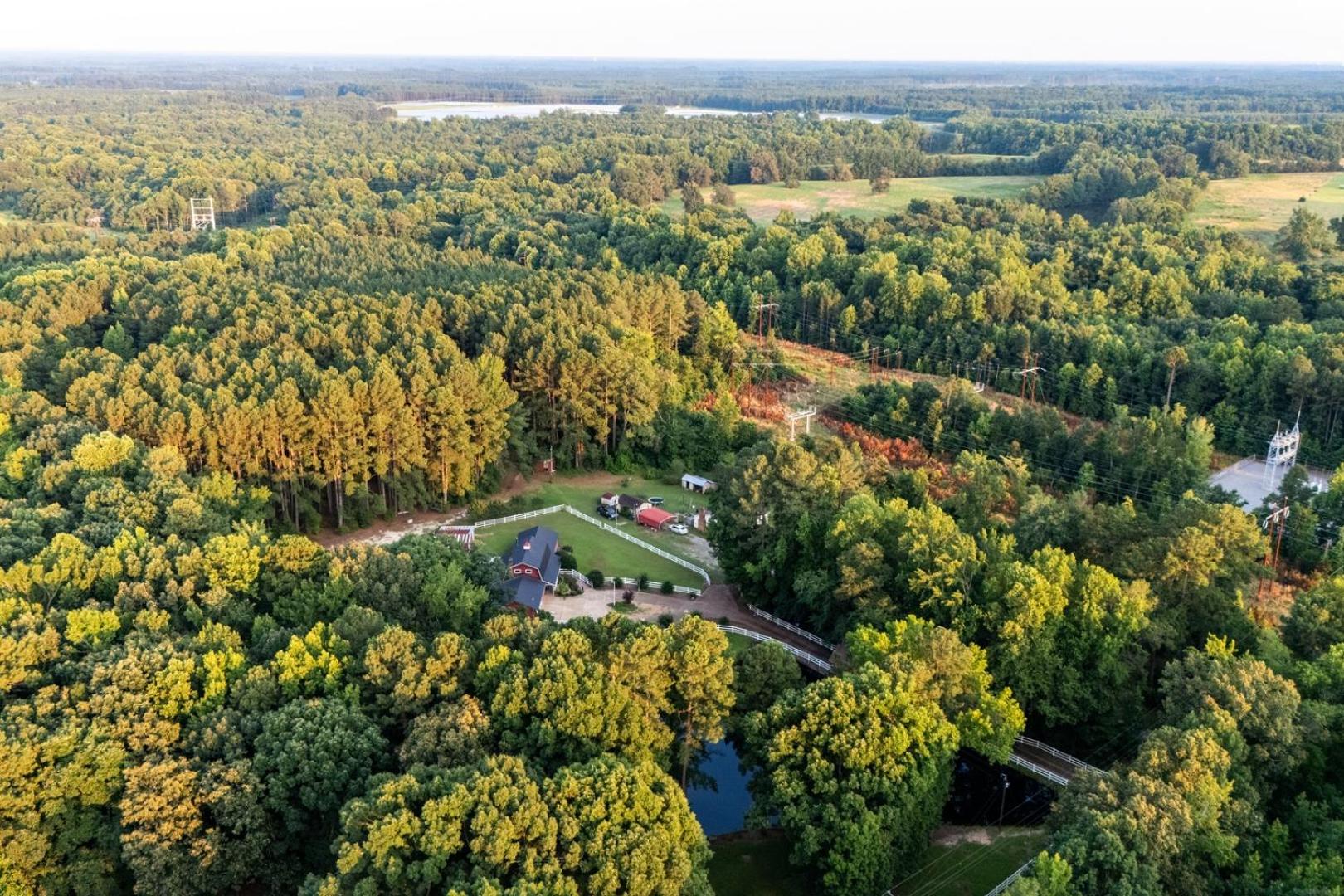 Skippers VA Lakefront 3BR | Dock + Firepit