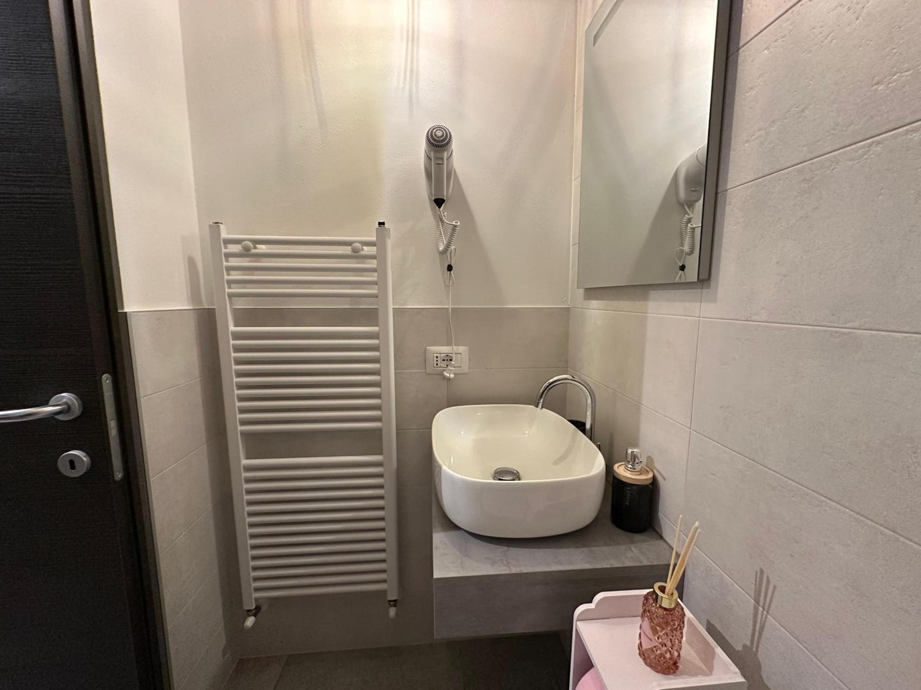 Silent Airport Room