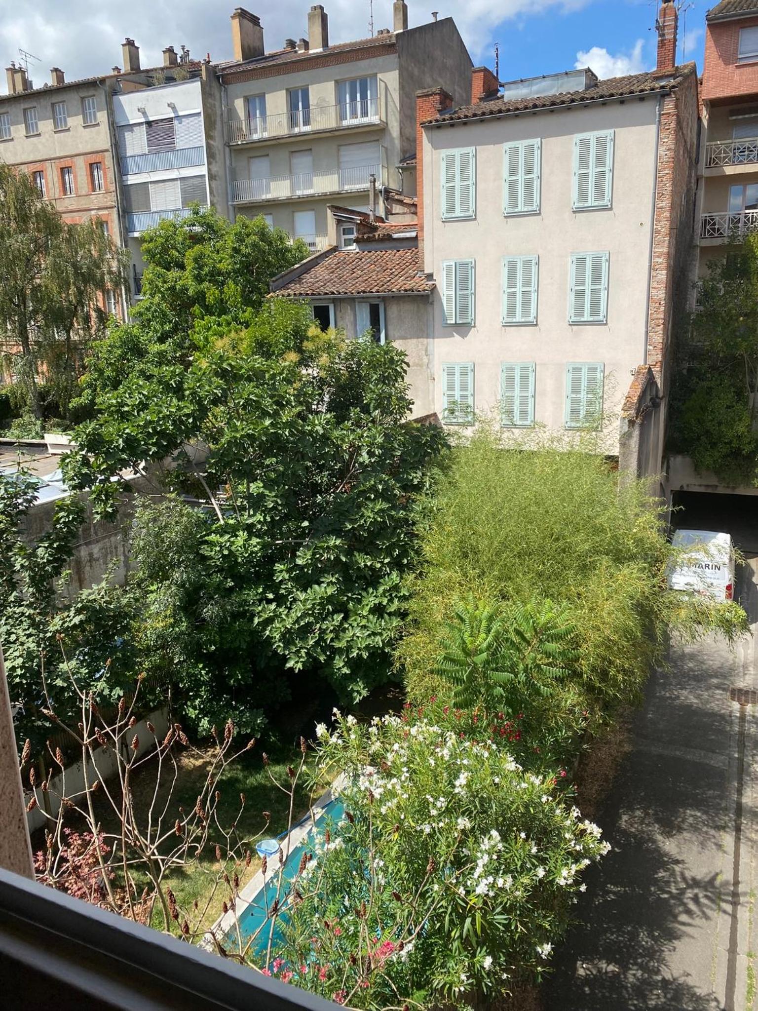 Meublé classé Carmes , entrée autonome, wifi, climatisé, petit parking privé