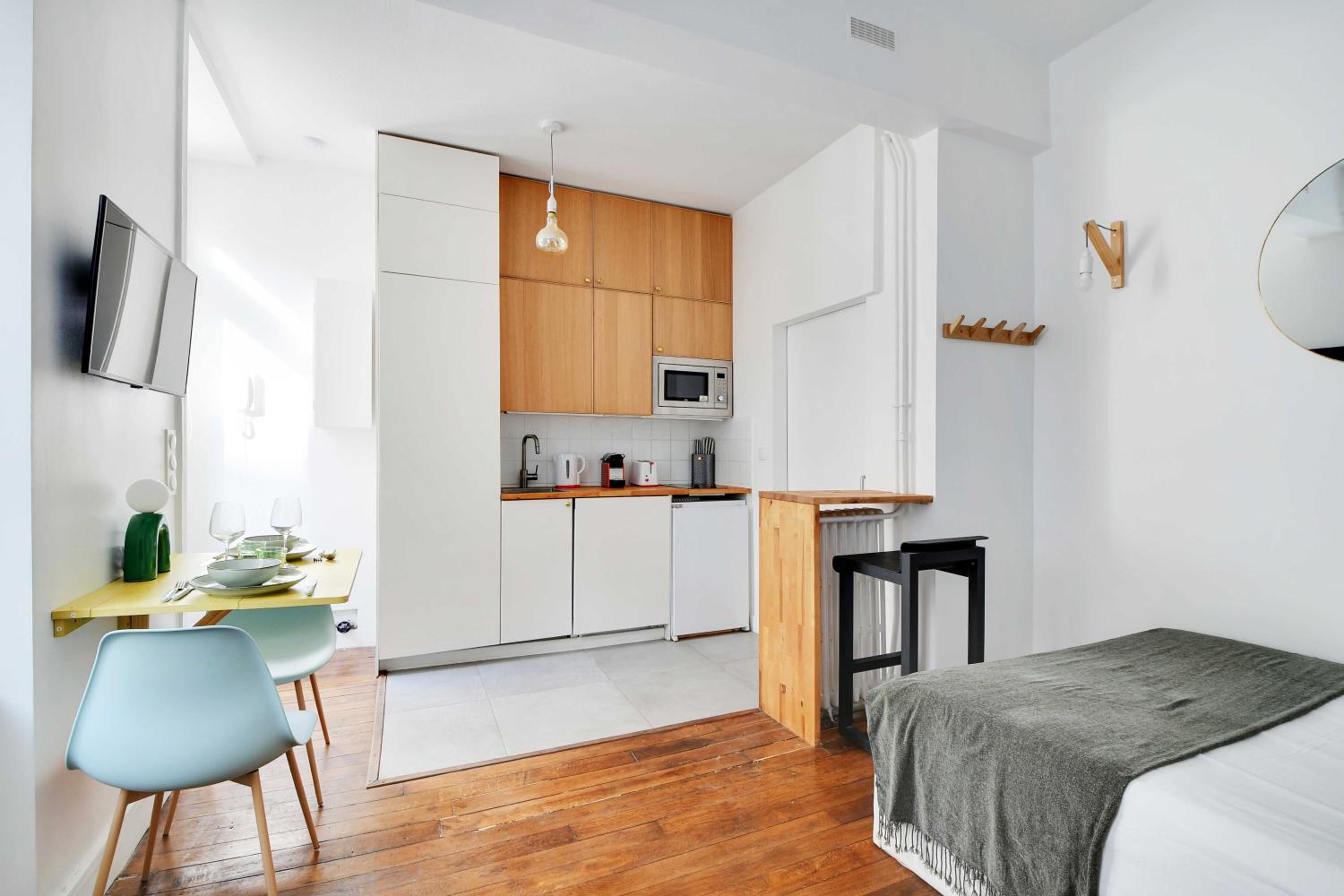 Cozy Studio with Terrace near the Eiffel Tower