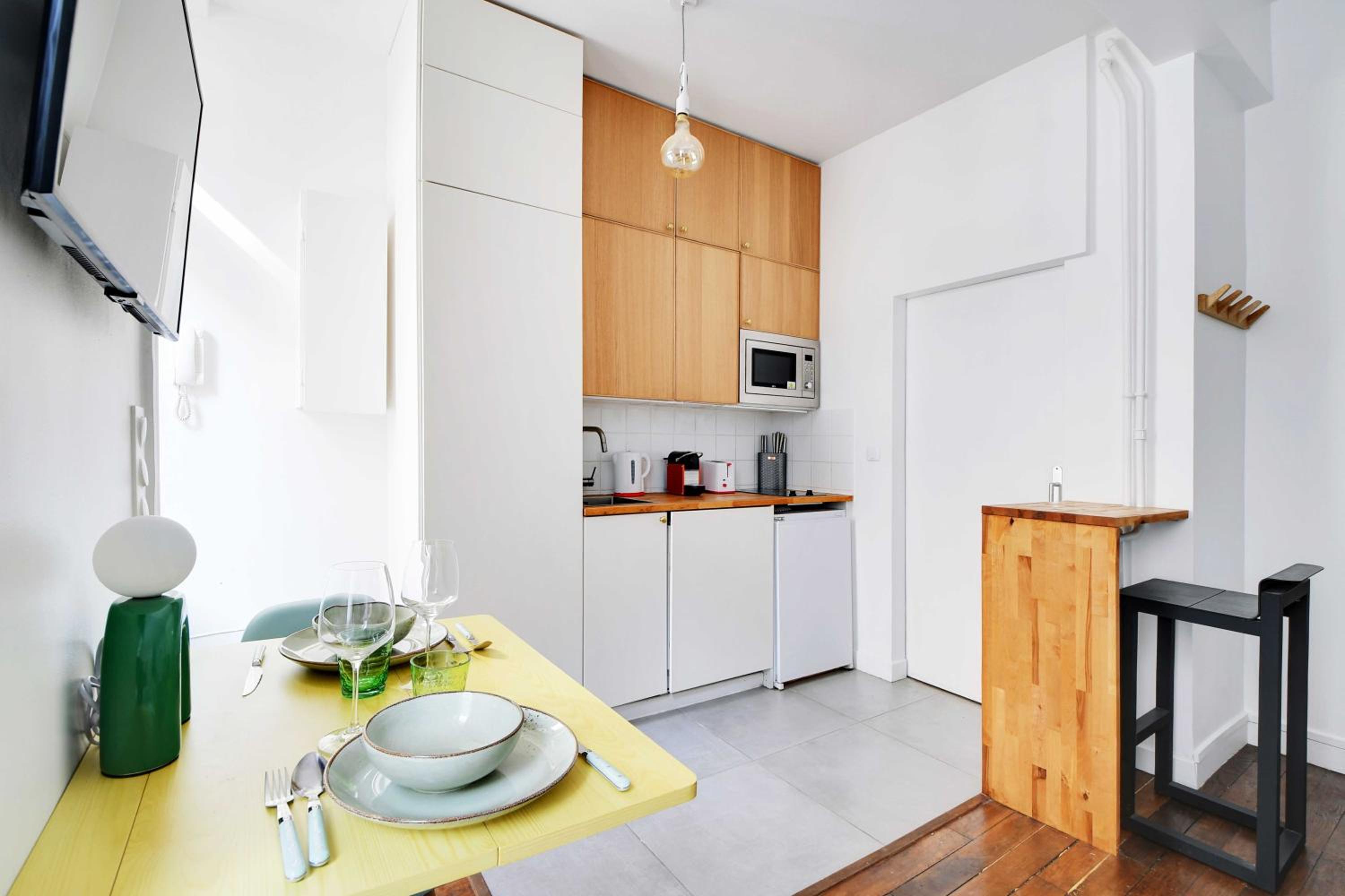 Cozy Studio with Terrace near the Eiffel Tower