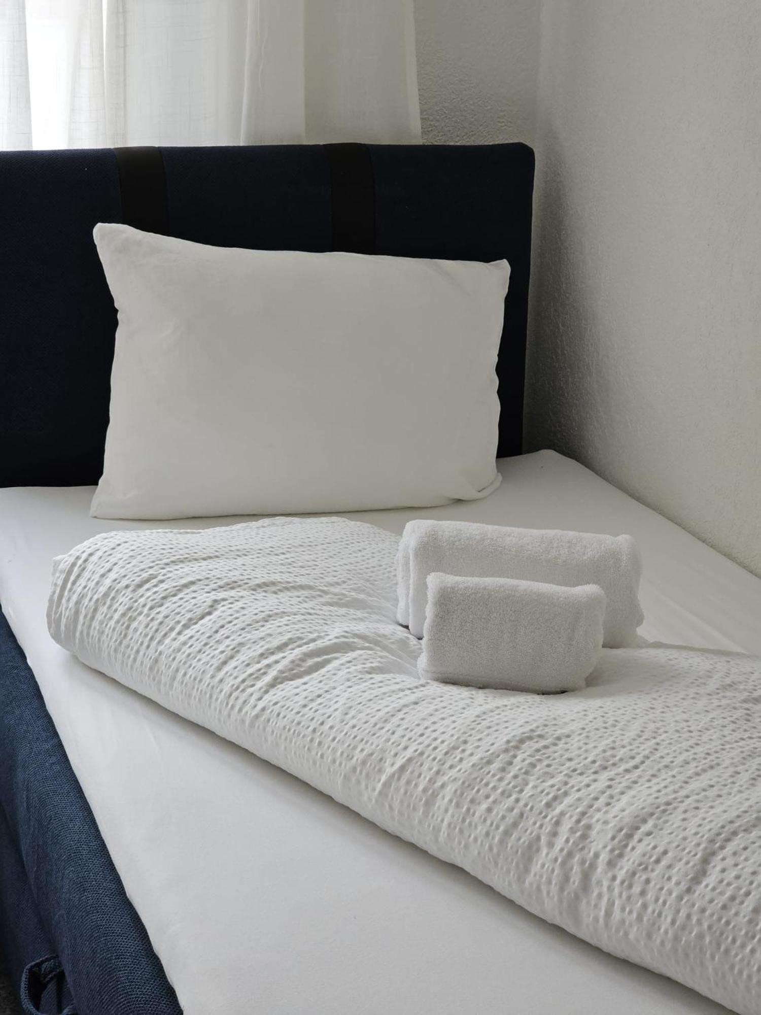 Habibi Apartment - Aare Jungfrau AG