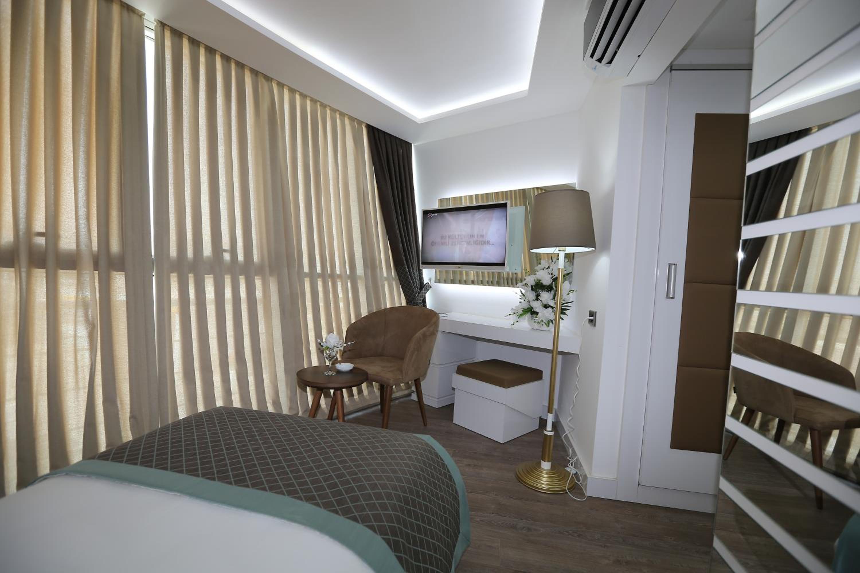 Elips Royal Hotel & SPA - Image 57