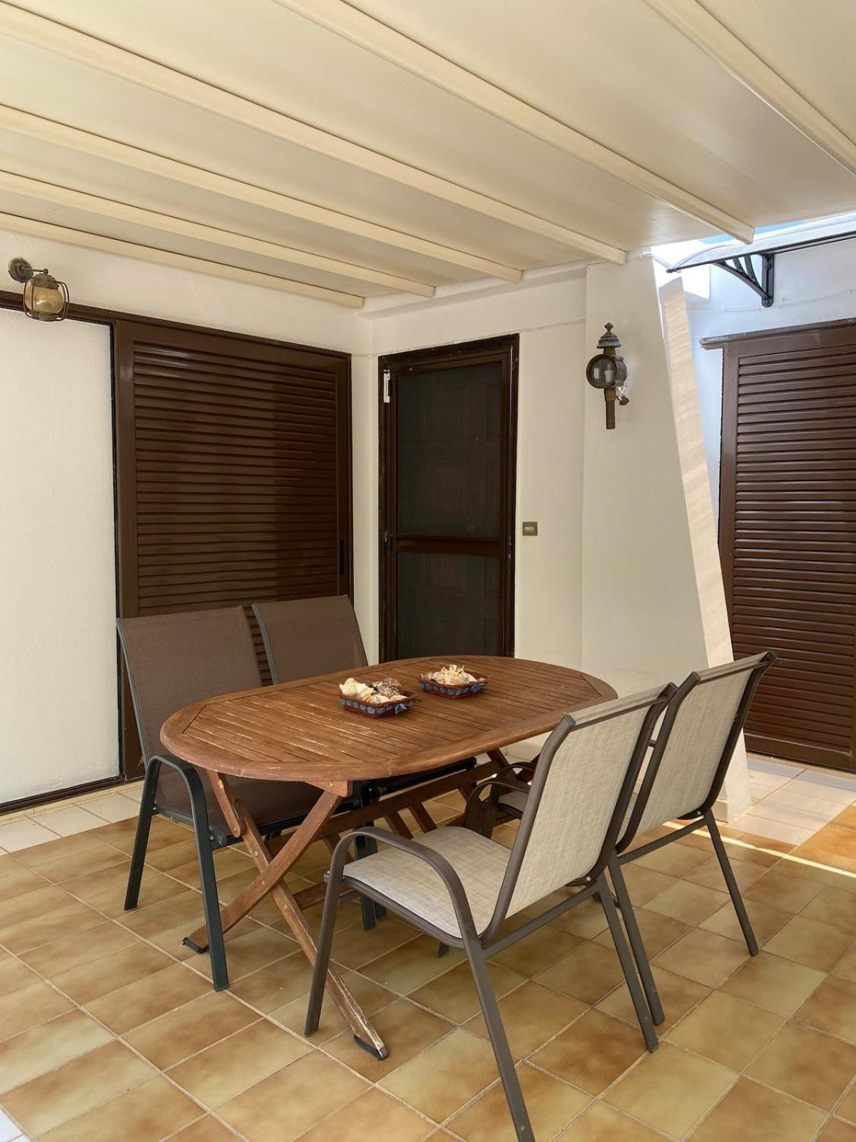 Glyfada Charm, Cozy & Warm with private parking